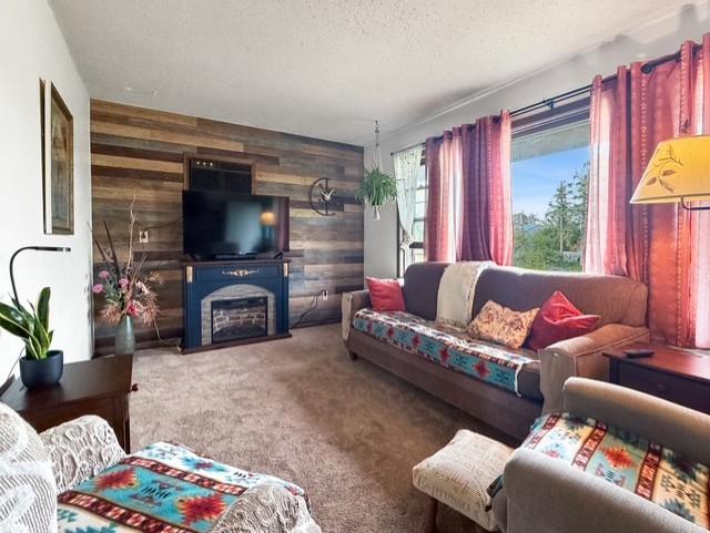1982 single family home for sale at 610 Central Avenue SE in Bemidji, MN — 3 bed, 2 bath (photo 2 of 25)