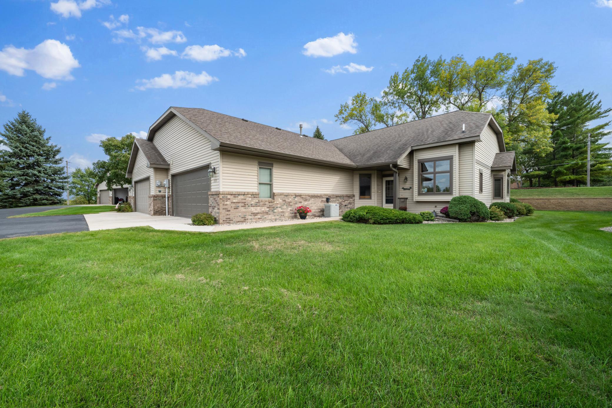 1997 townhouse for sale at 2115 6th Avenue E in Alexandria, MN — 2 bed, 2 bath