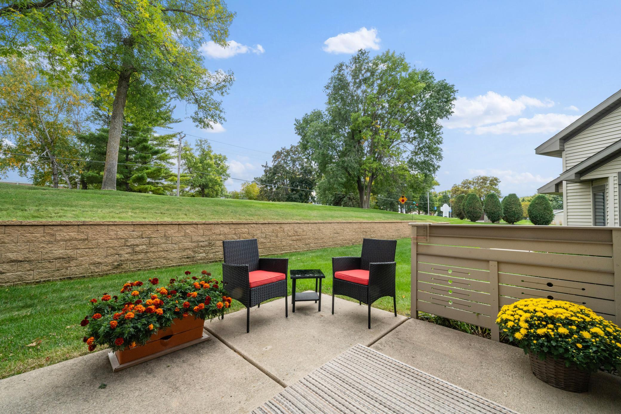 1997 townhouse for sale at 2115 6th Avenue E in Alexandria, MN — 2 bed, 2 bath (photo 2 of 30)