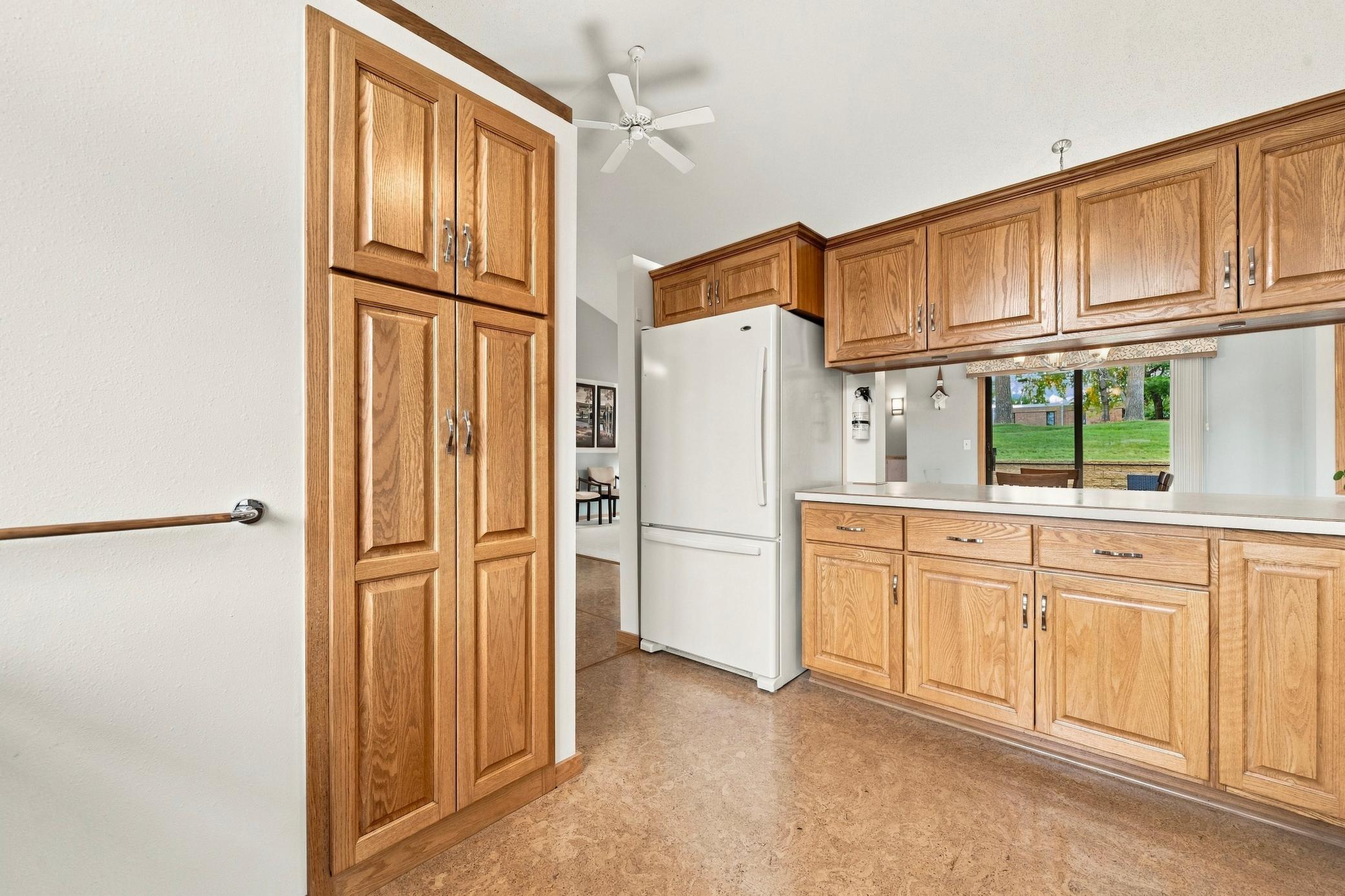 1997 townhouse for sale at 2115 6th Avenue E in Alexandria, MN — 2 bed, 2 bath (photo 13 of 30)