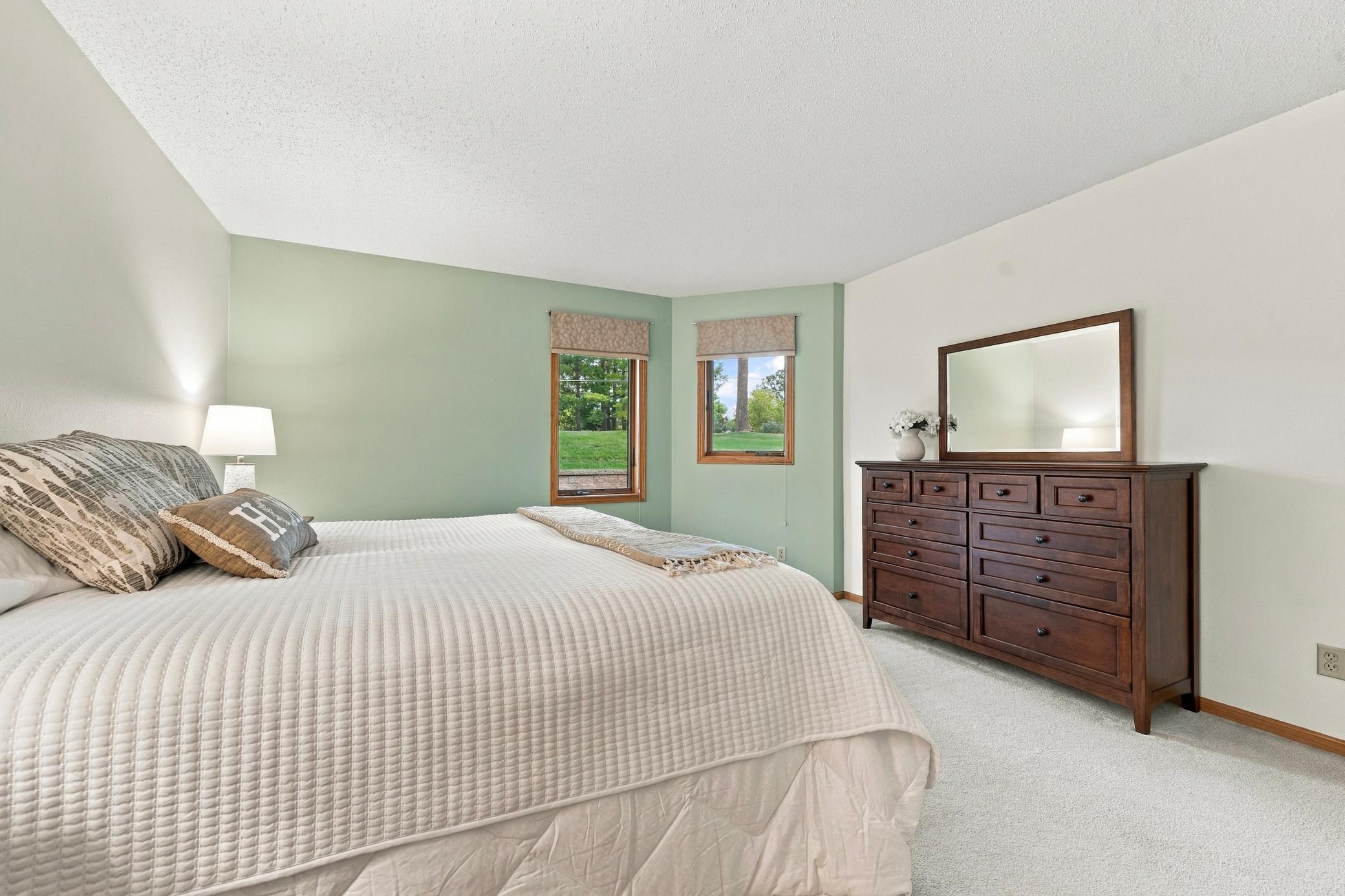 1997 townhouse for sale at 2115 6th Avenue E in Alexandria, MN — 2 bed, 2 bath (photo 17 of 30)