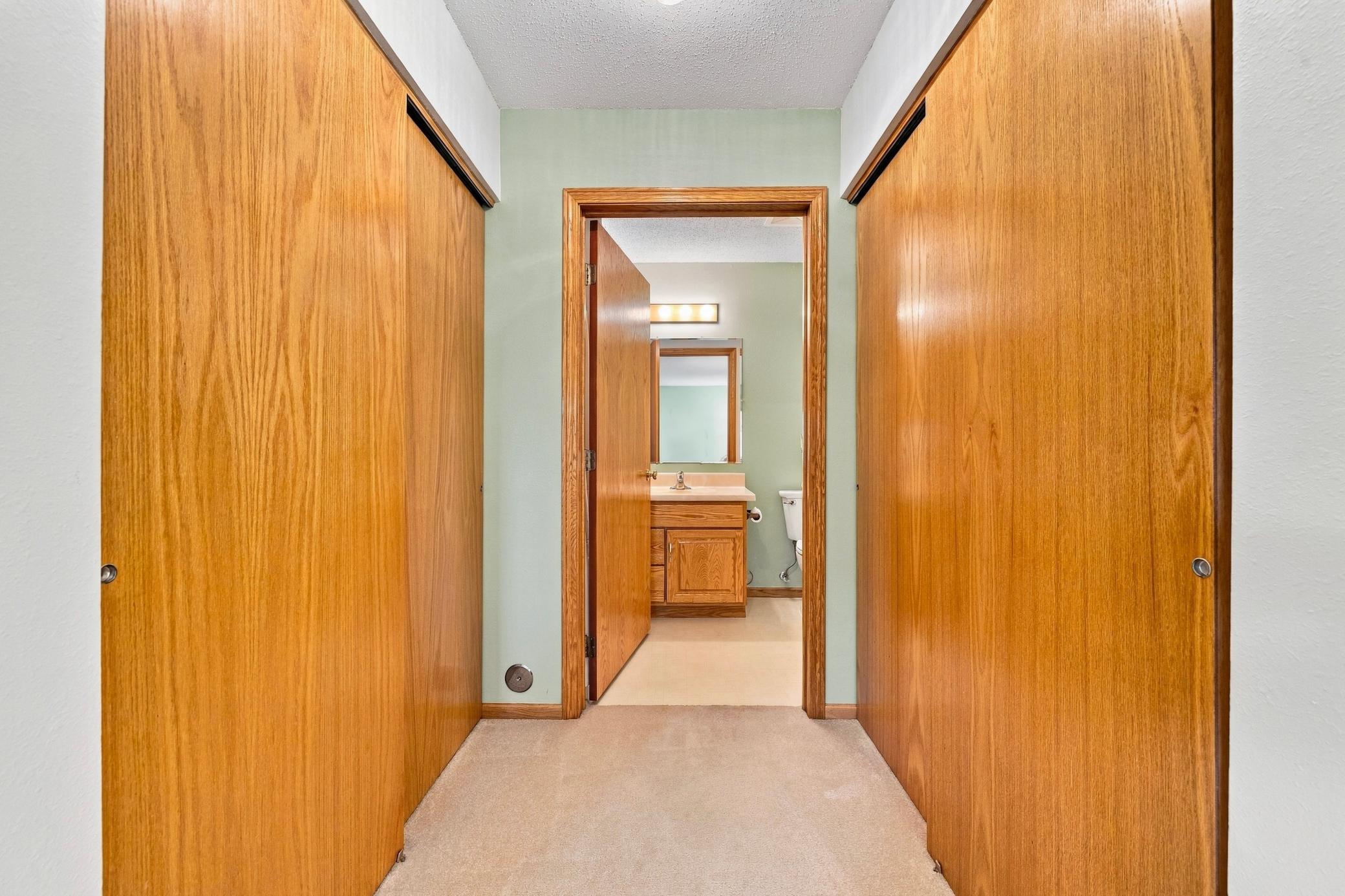 1997 townhouse for sale at 2115 6th Avenue E in Alexandria, MN — 2 bed, 2 bath (photo 18 of 30)