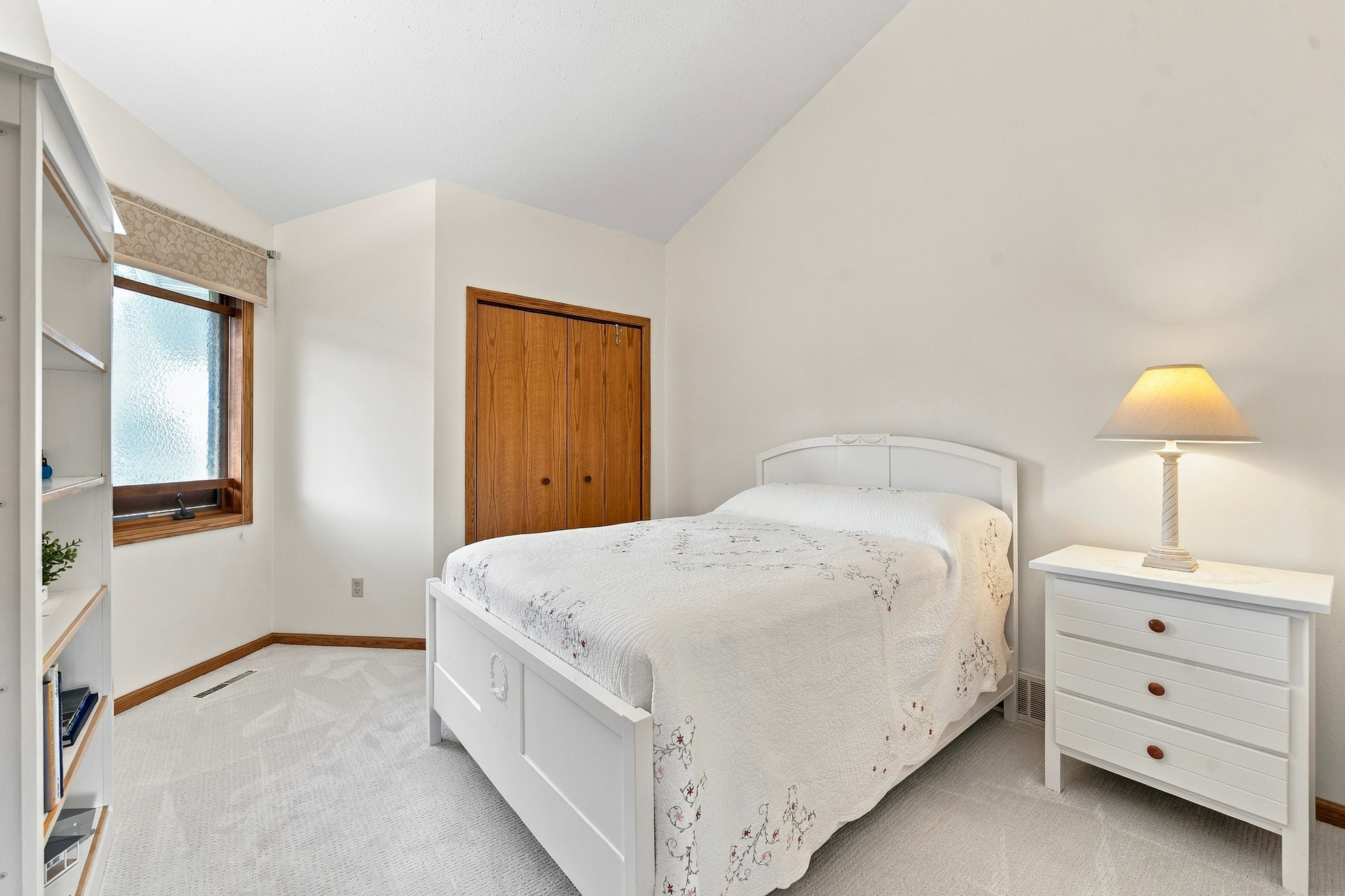 1997 townhouse for sale at 2115 6th Avenue E in Alexandria, MN — 2 bed, 2 bath (photo 20 of 30)
