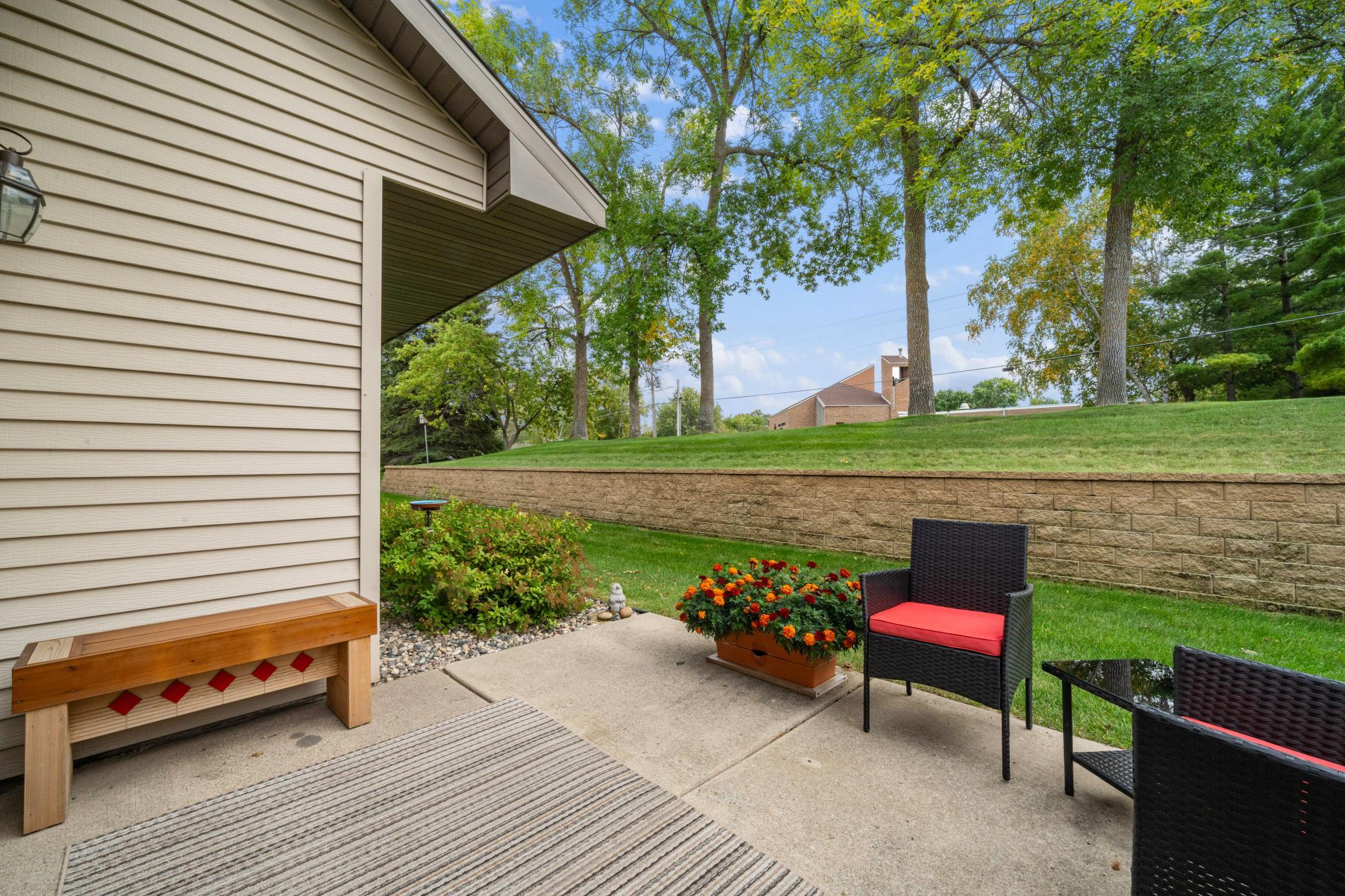 1997 townhouse for sale at 2115 6th Avenue E in Alexandria, MN — 2 bed, 2 bath (photo 3 of 30)