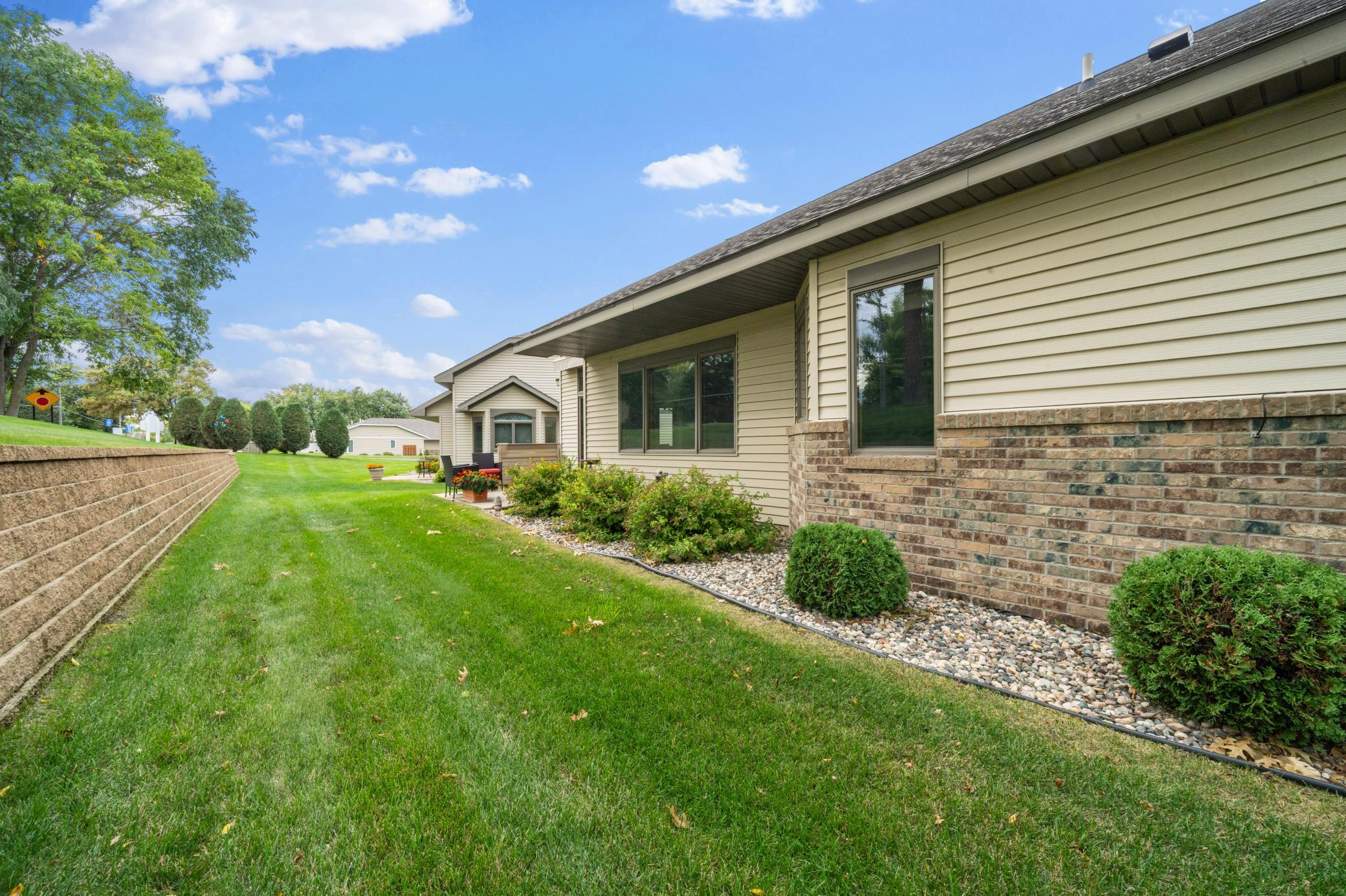 1997 townhouse for sale at 2115 6th Avenue E in Alexandria, MN — 2 bed, 2 bath (photo 27 of 30)