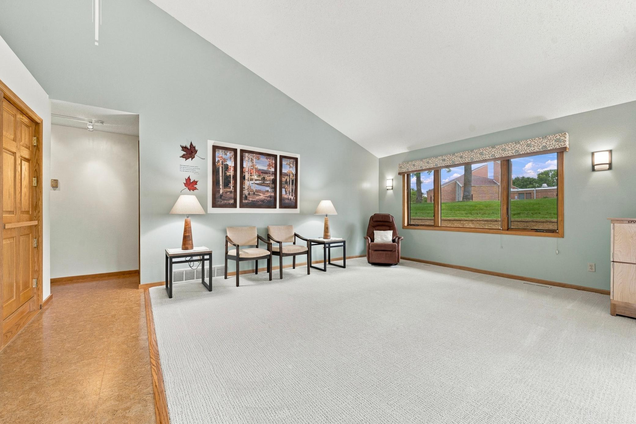 1997 townhouse for sale at 2115 6th Avenue E in Alexandria, MN — 2 bed, 2 bath (photo 5 of 30)