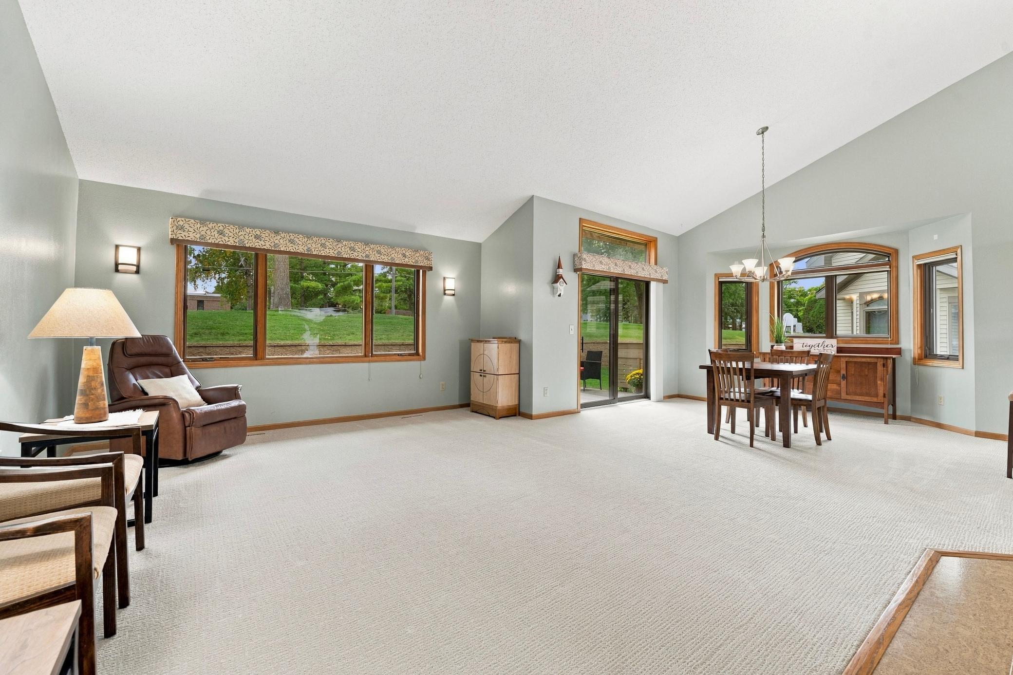 1997 townhouse for sale at 2115 6th Avenue E in Alexandria, MN — 2 bed, 2 bath (photo 7 of 30)