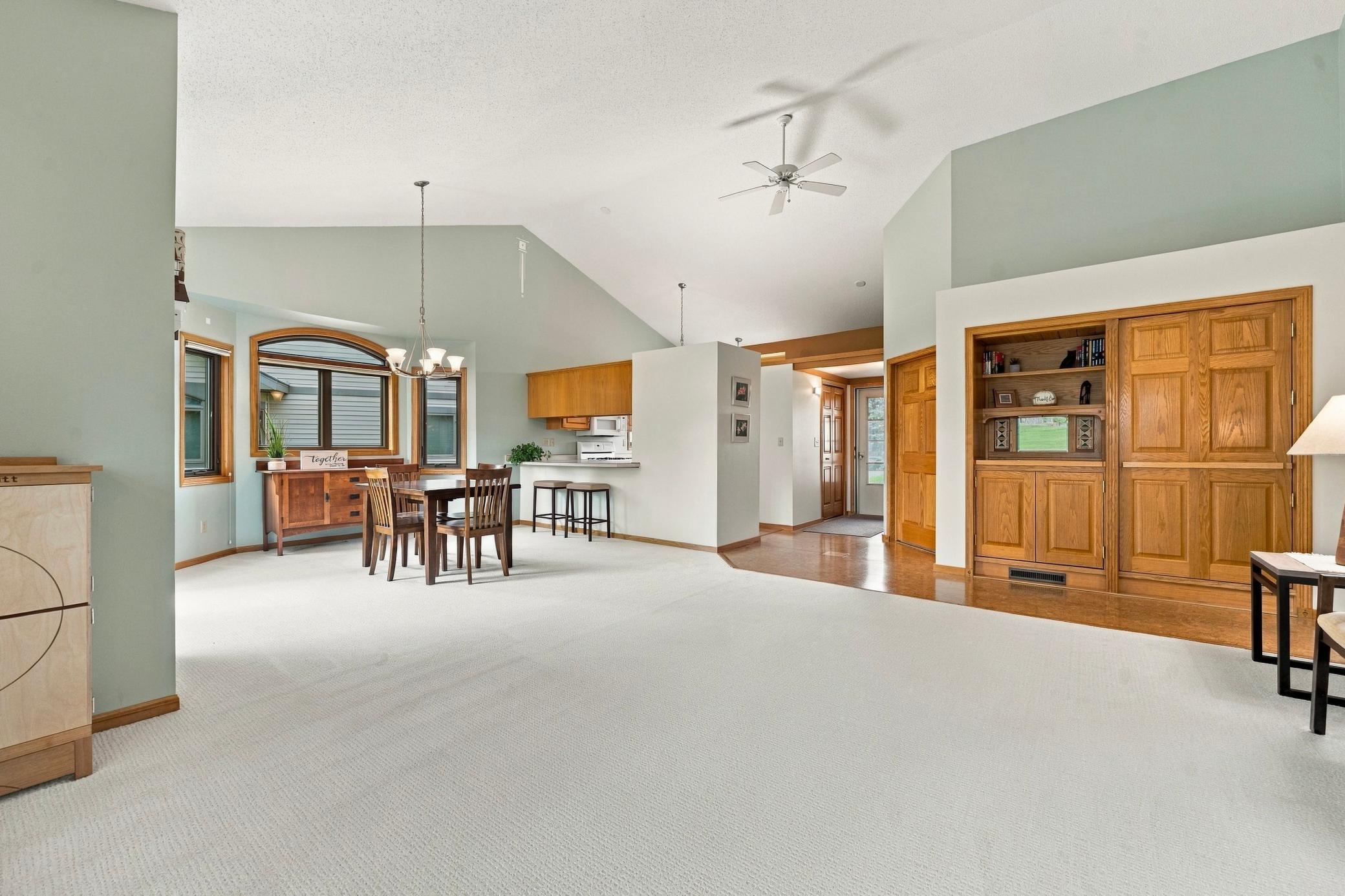1997 townhouse for sale at 2115 6th Avenue E in Alexandria, MN — 2 bed, 2 bath (photo 8 of 30)