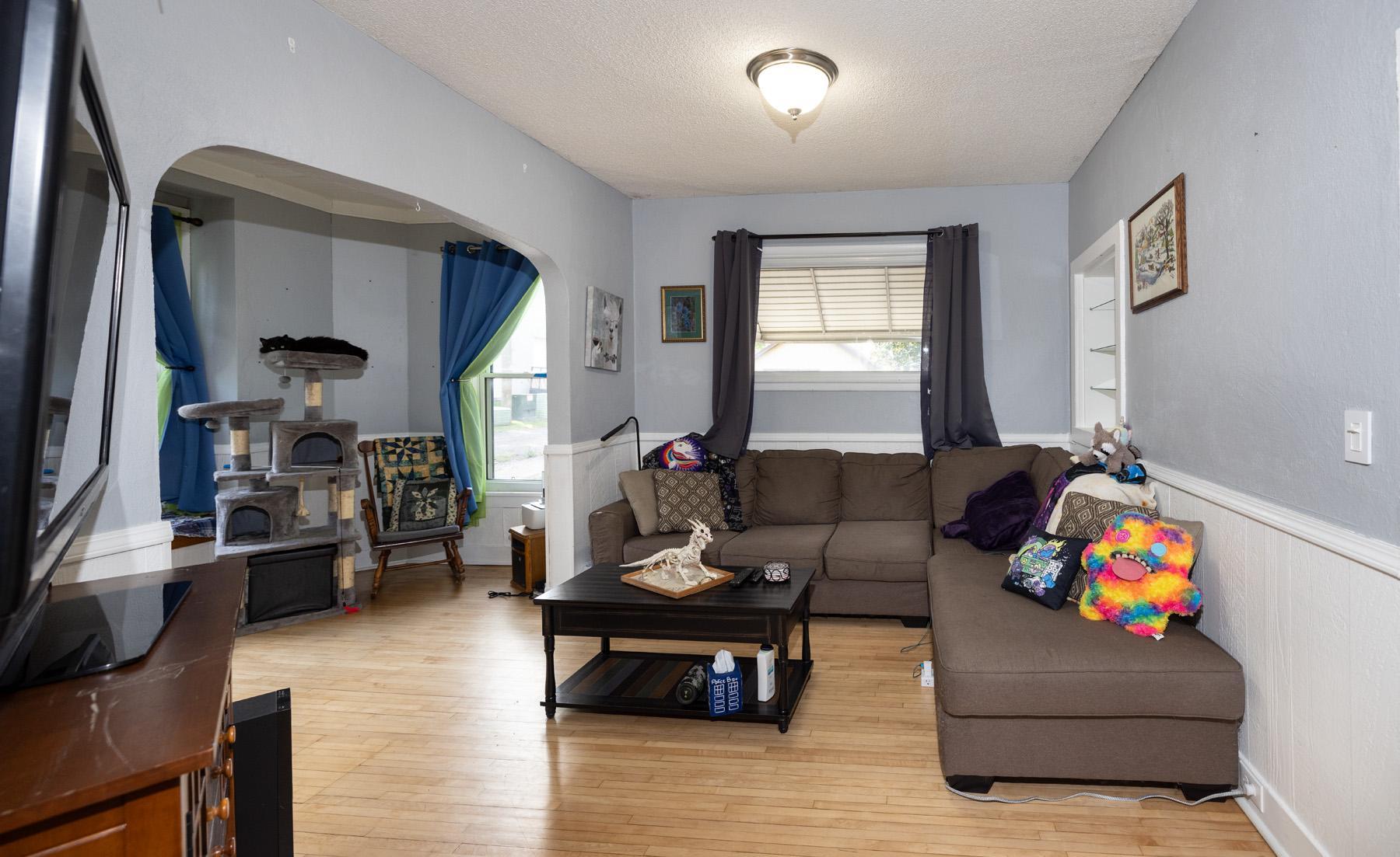 1890 single family home for sale at 113 W Bancroft Avenue in Fergus Falls, MN — 3 bed, 2 bath (photo 15 of 46)