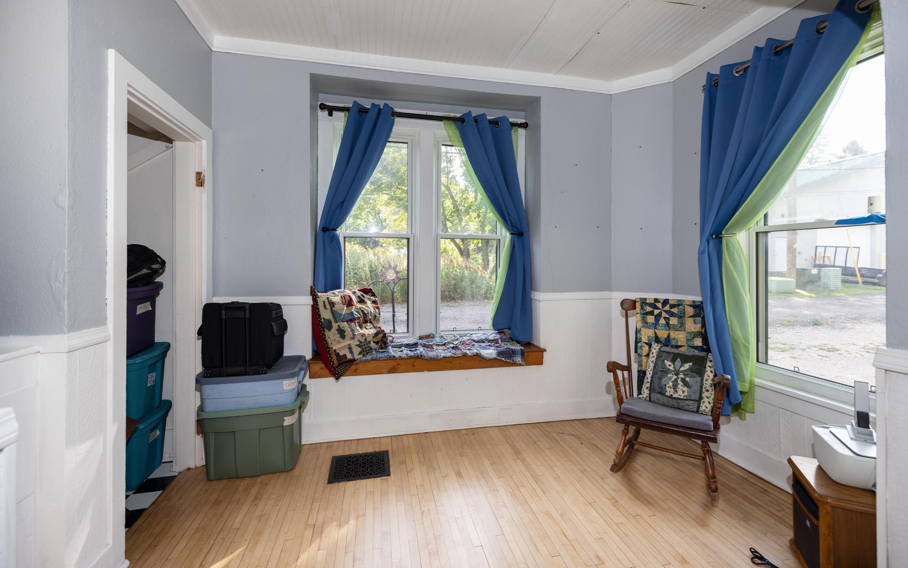 1890 single family home for sale at 113 W Bancroft Avenue in Fergus Falls, MN — 3 bed, 2 bath (photo 16 of 46)