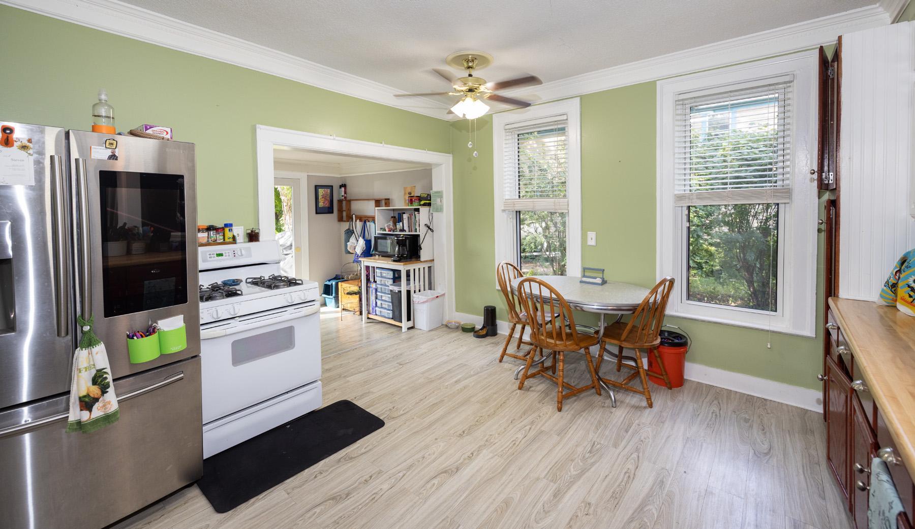 1890 single family home for sale at 113 W Bancroft Avenue in Fergus Falls, MN — 3 bed, 2 bath (photo 4 of 46)