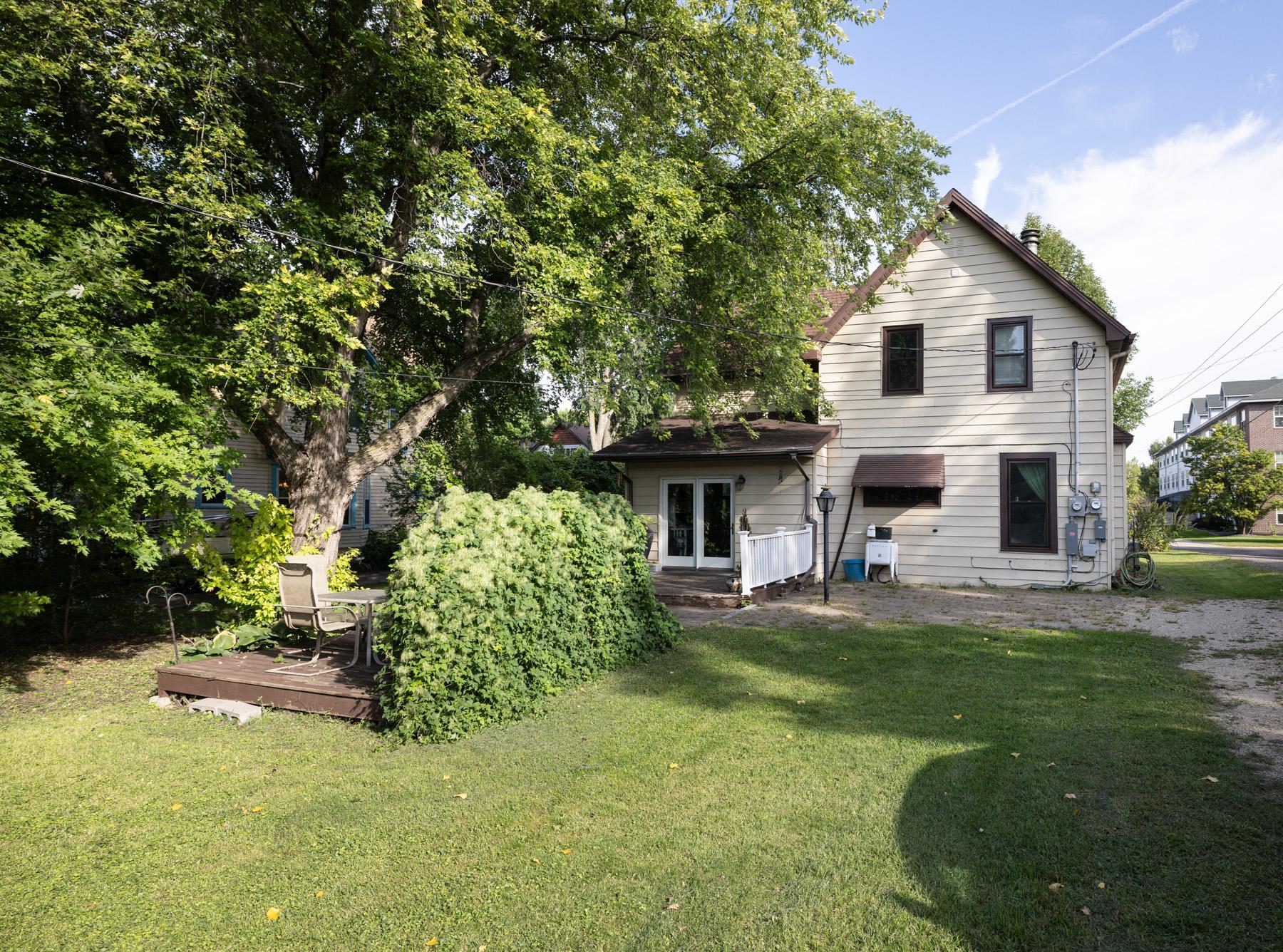 1890 single family home for sale at 113 W Bancroft Avenue in Fergus Falls, MN — 3 bed, 2 bath (photo 37 of 46)