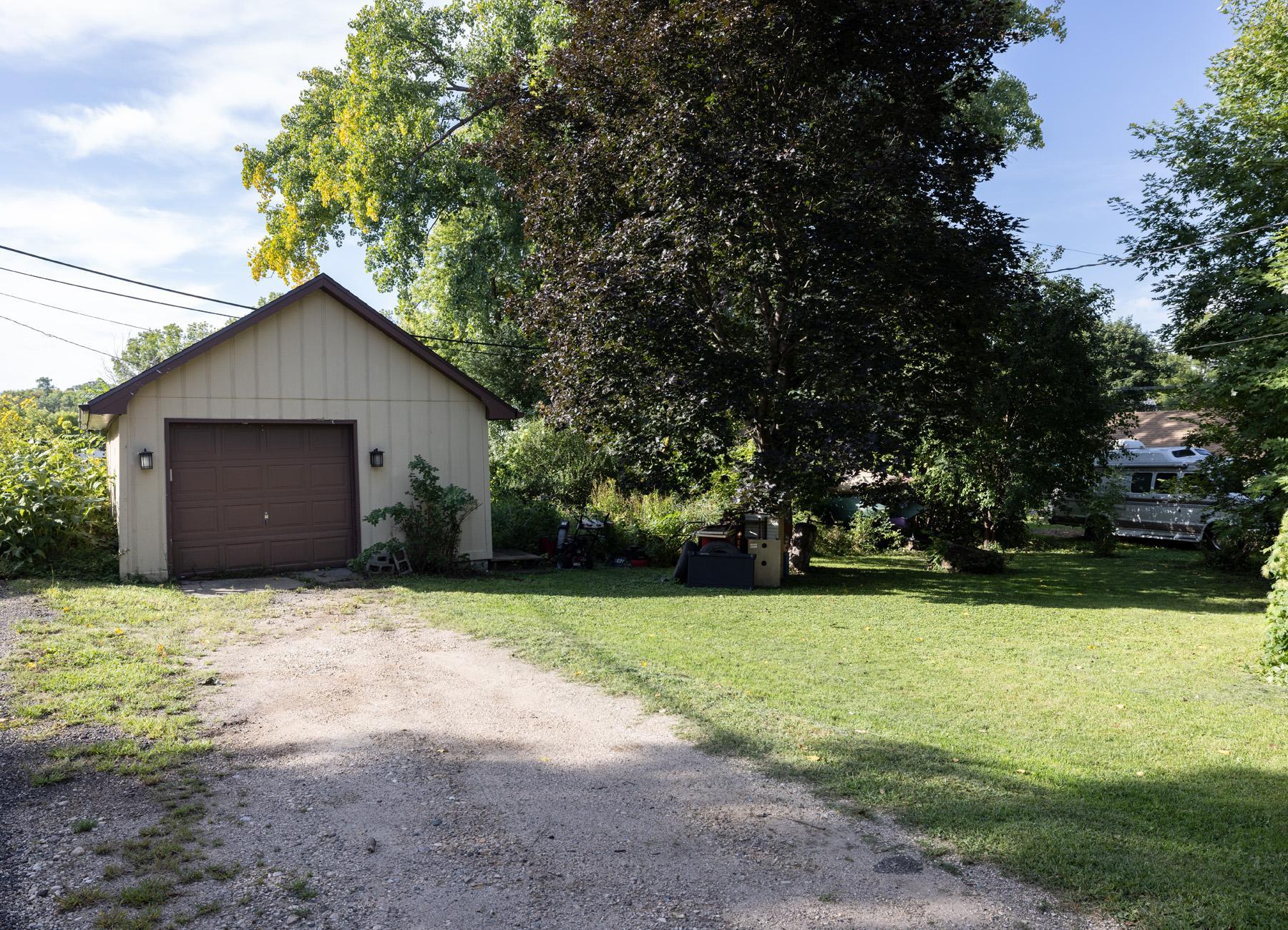 1890 single family home for sale at 113 W Bancroft Avenue in Fergus Falls, MN — 3 bed, 2 bath (photo 41 of 46)