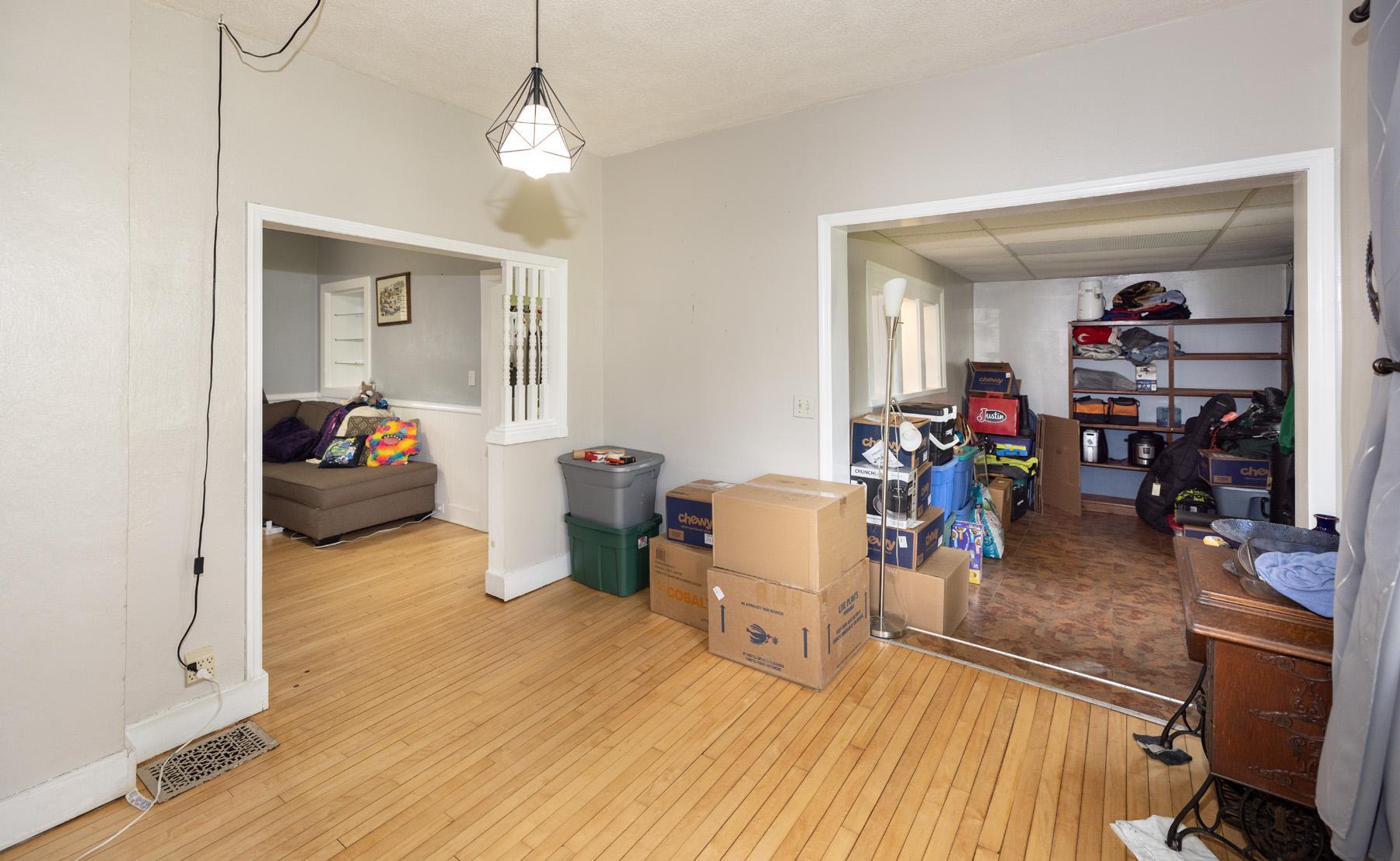 1890 single family home for sale at 113 W Bancroft Avenue in Fergus Falls, MN — 3 bed, 2 bath (photo 7 of 46)