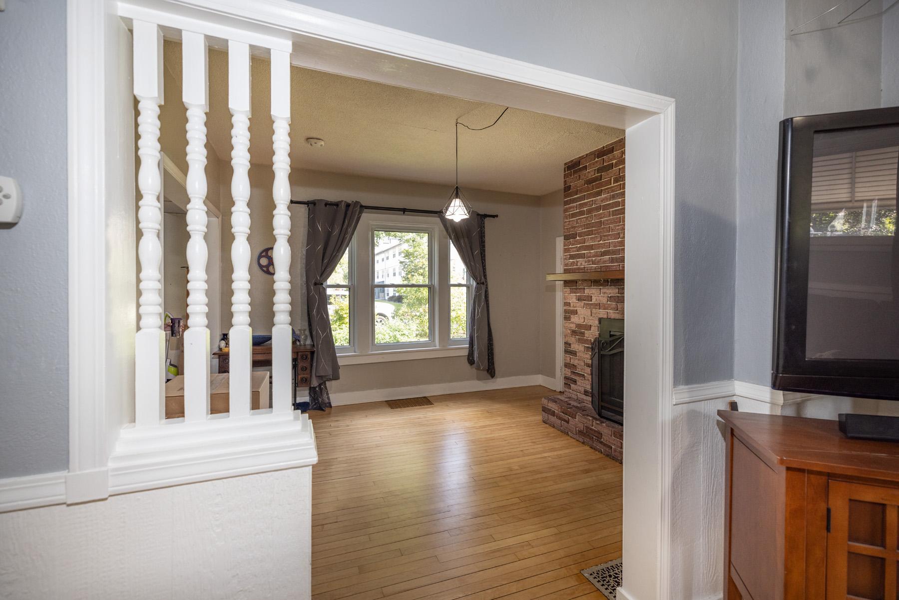 1890 single family home for sale at 113 W Bancroft Avenue in Fergus Falls, MN — 3 bed, 2 bath (photo 9 of 46)