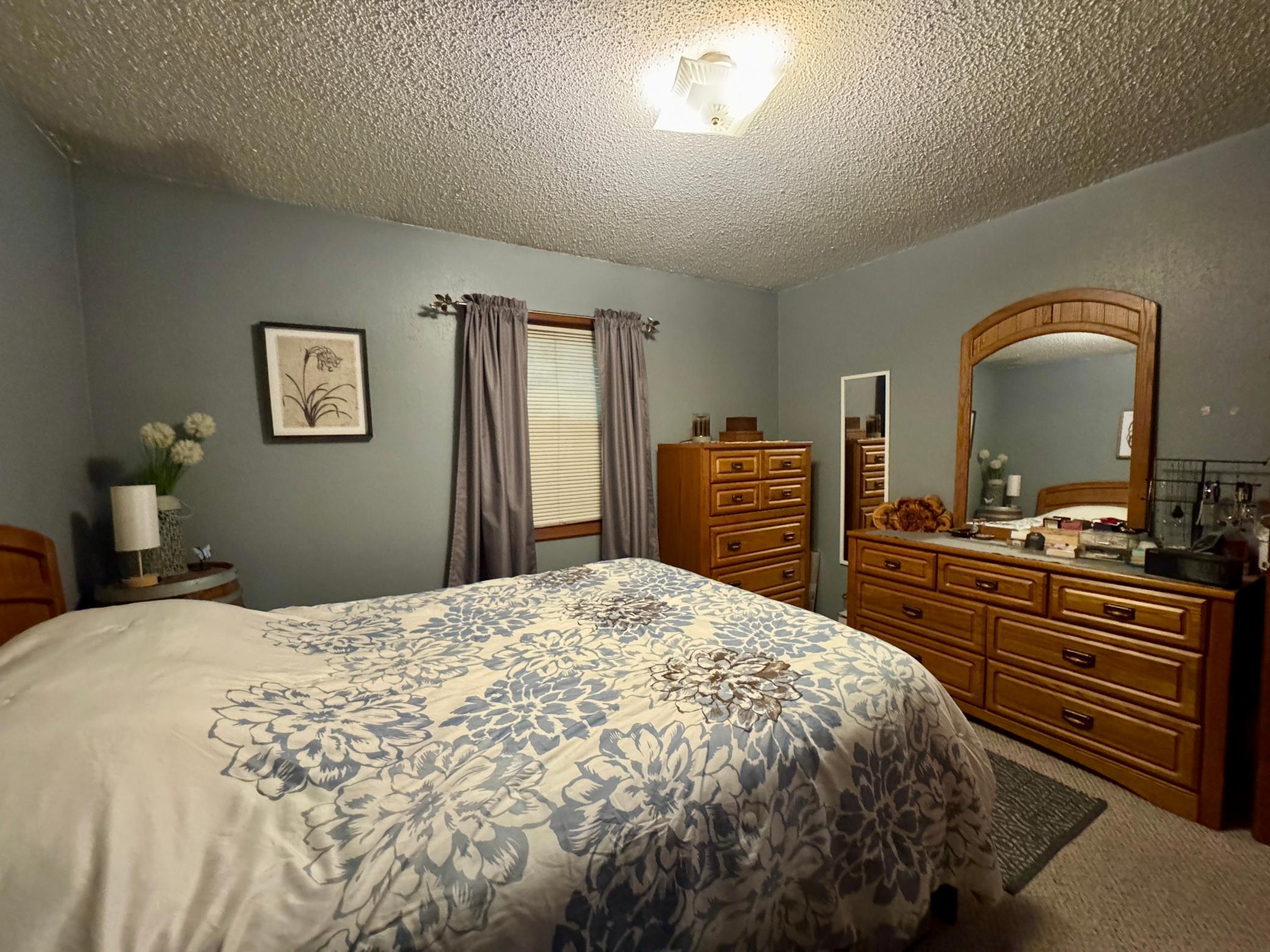 1979 single family home for sale at 40427 State Highway 313 in Warroad, MN — 3 bed, 2 bath (photo 16 of 32)