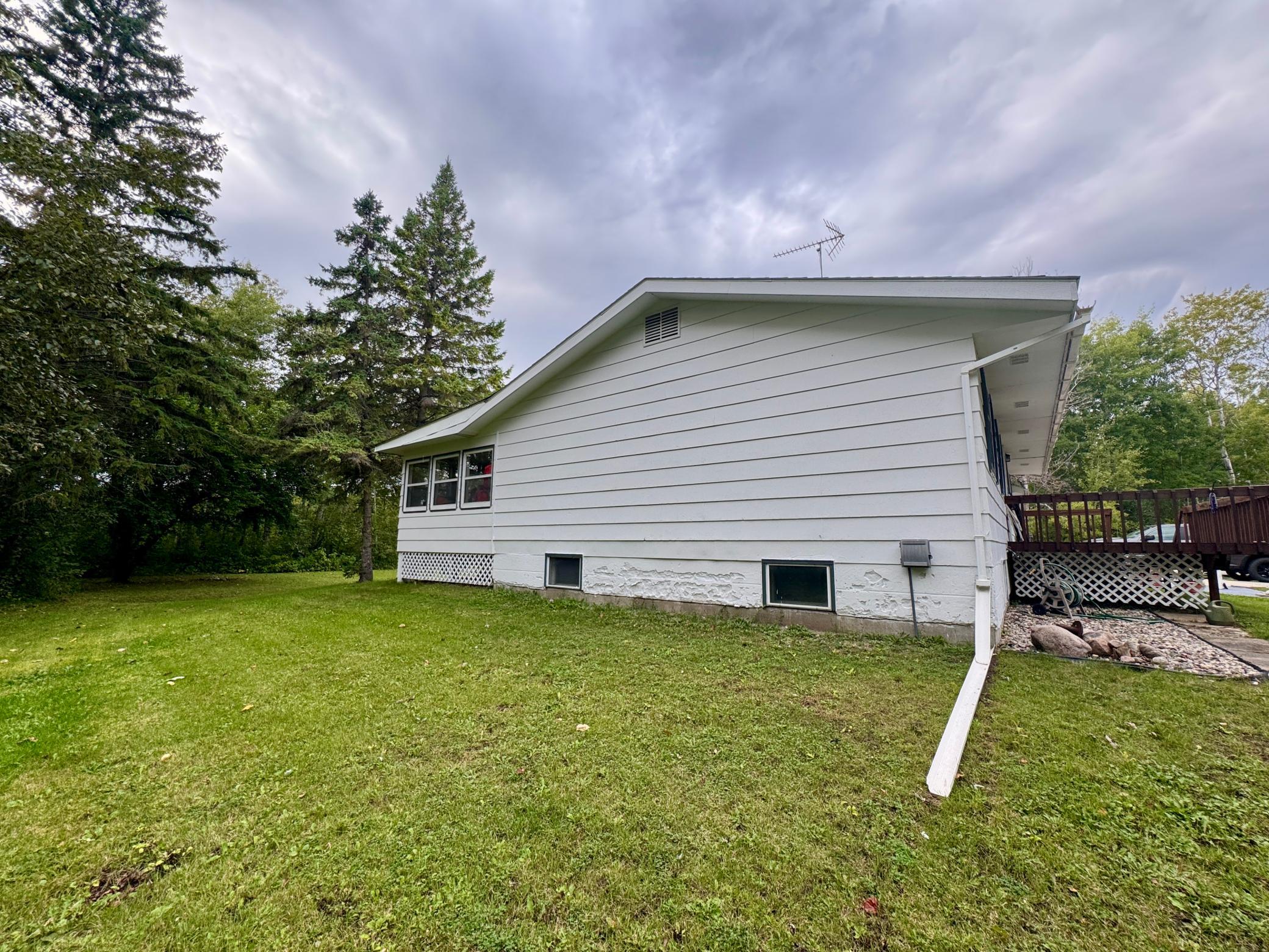 1979 single family home for sale at 40427 State Highway 313 in Warroad, MN — 3 bed, 2 bath (photo 23 of 32)