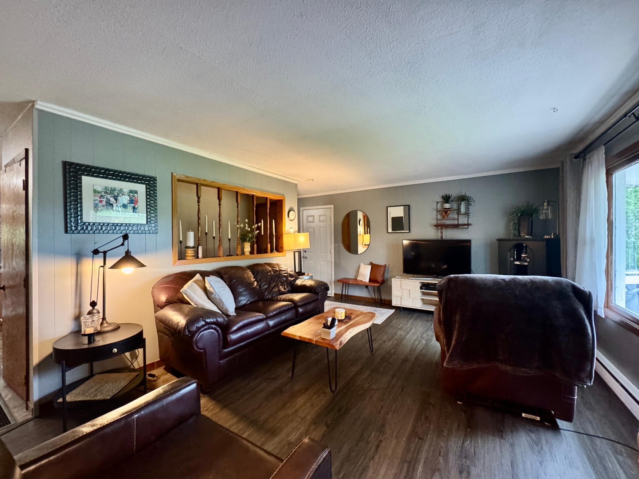 1979 single family home for sale at 40427 State Highway 313 in Warroad, MN — 3 bed, 2 bath (photo 4 of 32)