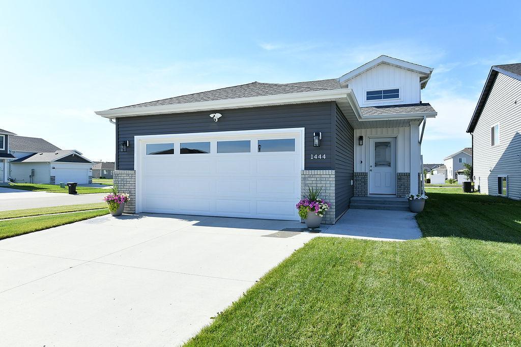 1444 69 Avenue S, Fargo, ND
