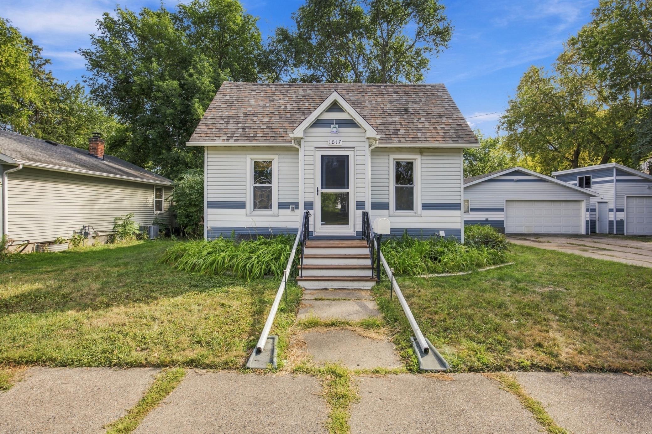 1017 3rd Avenue N, Moorhead, MN
