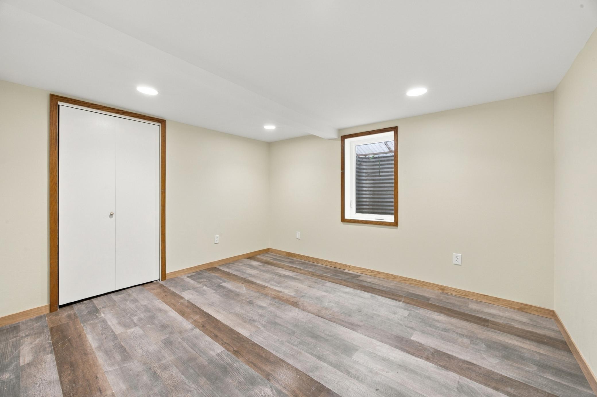1890 single family home for sale at 1017 3rd Avenue N in Moorhead, MN — 3 bed, 2 bath (photo 14 of 34)