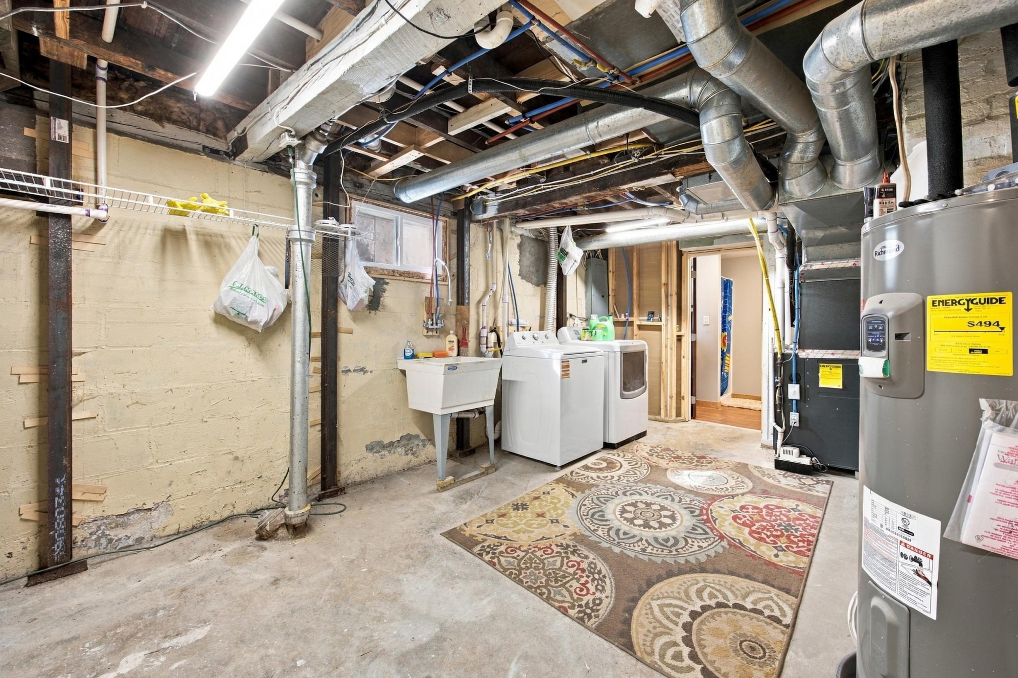 1890 single family home for sale at 1017 3rd Avenue N in Moorhead, MN — 3 bed, 2 bath (photo 19 of 34)