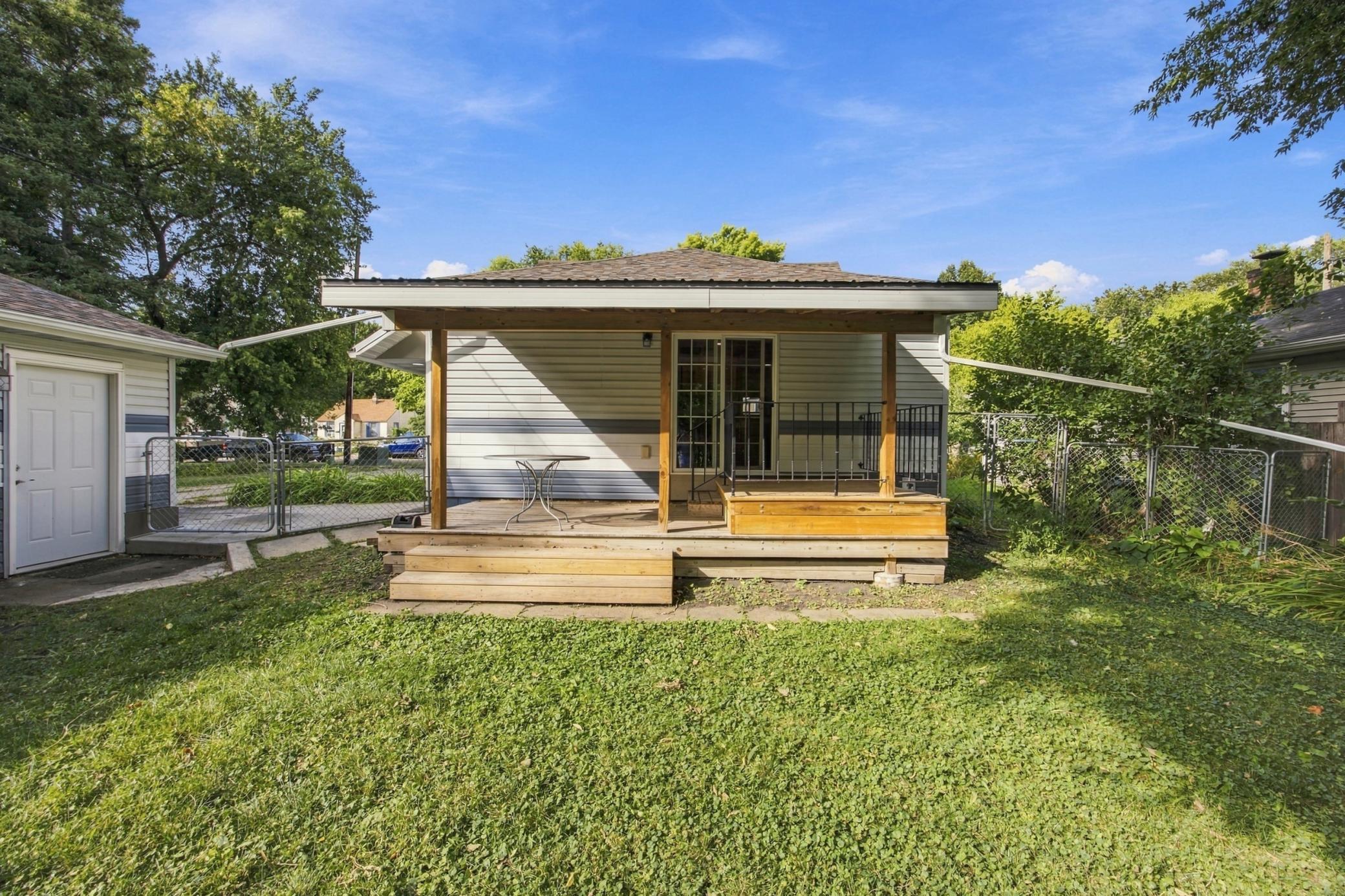 1890 single family home for sale at 1017 3rd Avenue N in Moorhead, MN — 3 bed, 2 bath (photo 22 of 34)