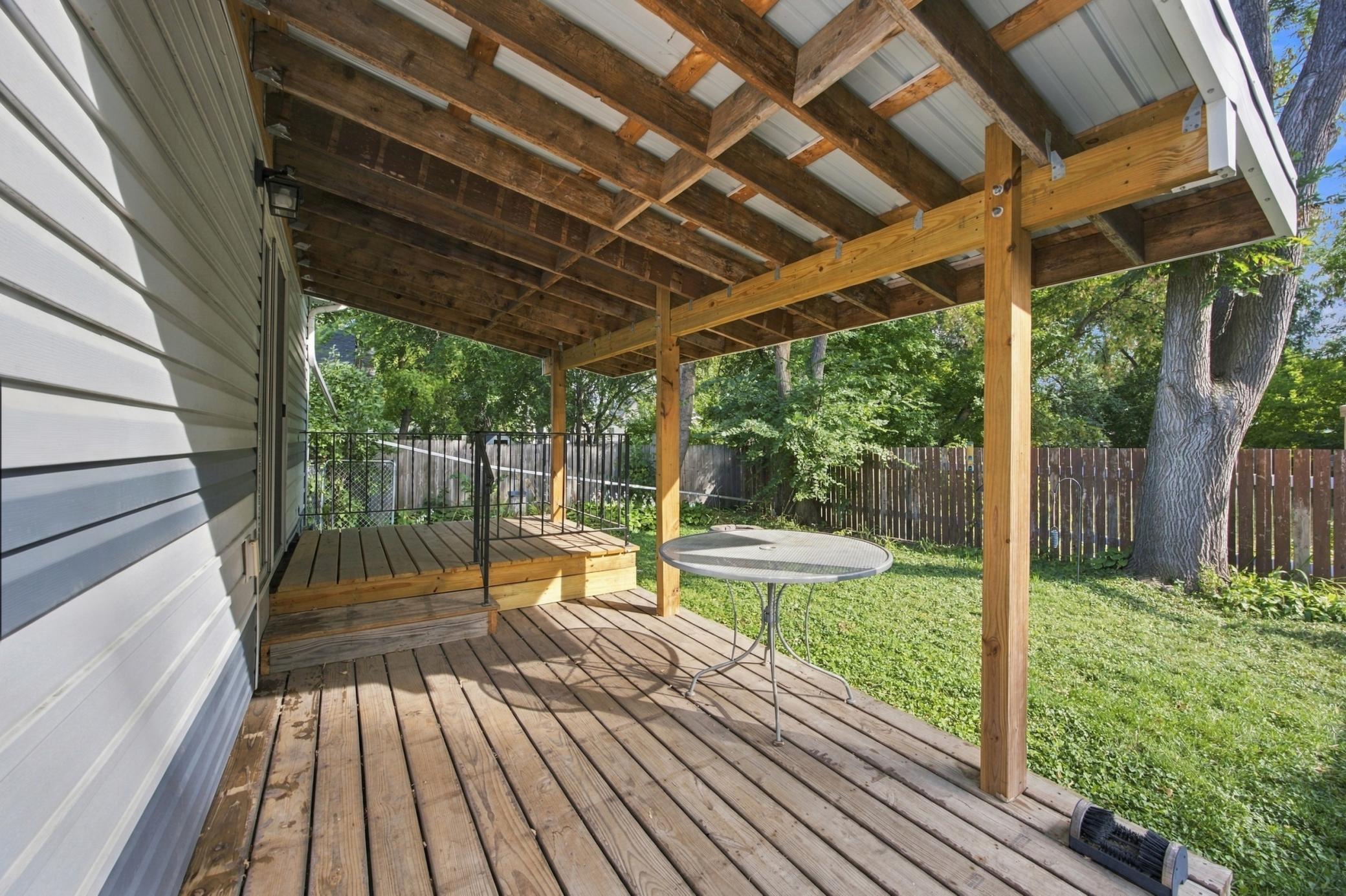 1890 single family home for sale at 1017 3rd Avenue N in Moorhead, MN — 3 bed, 2 bath (photo 23 of 34)
