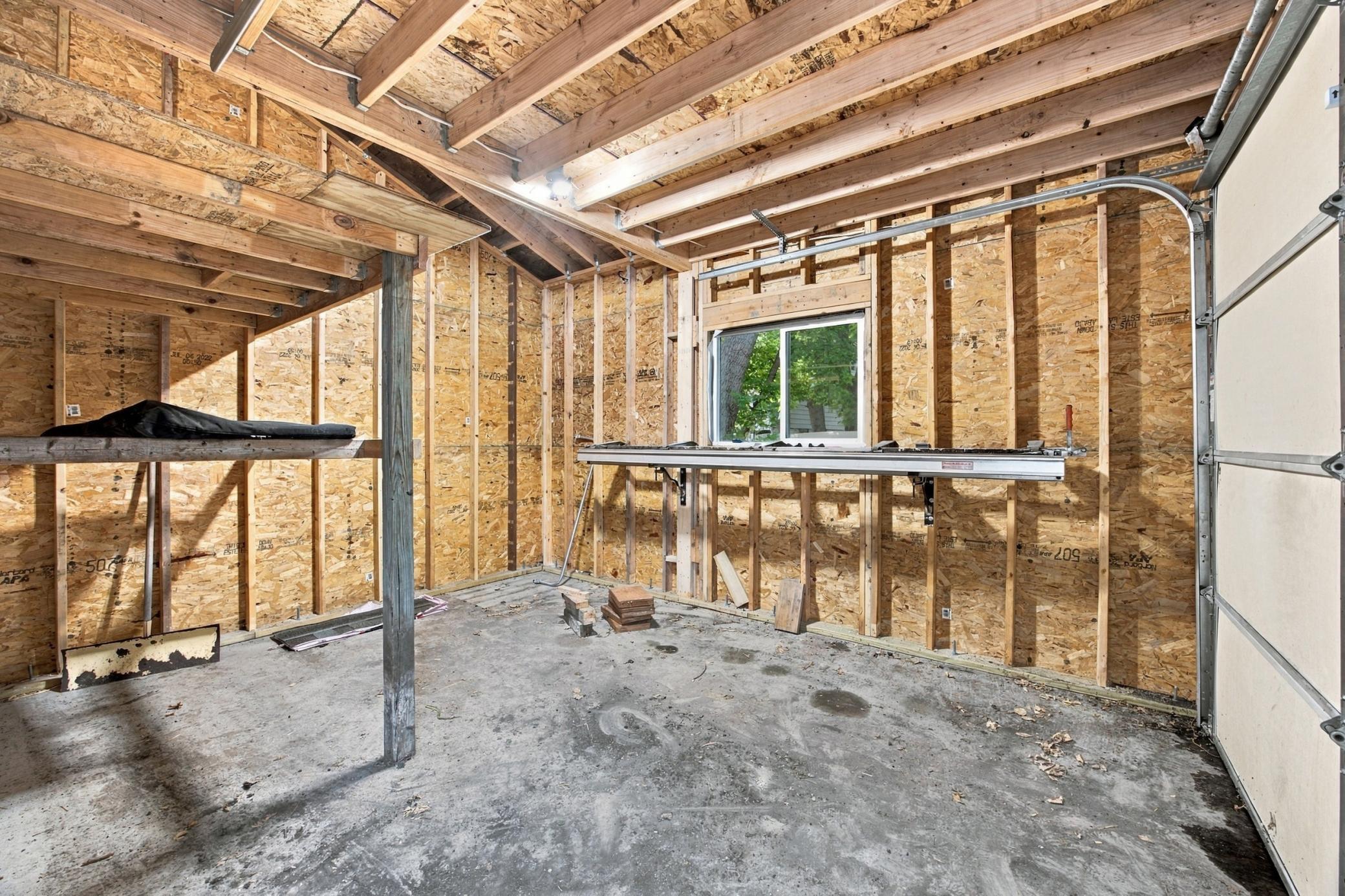 1890 single family home for sale at 1017 3rd Avenue N in Moorhead, MN — 3 bed, 2 bath (photo 27 of 34)