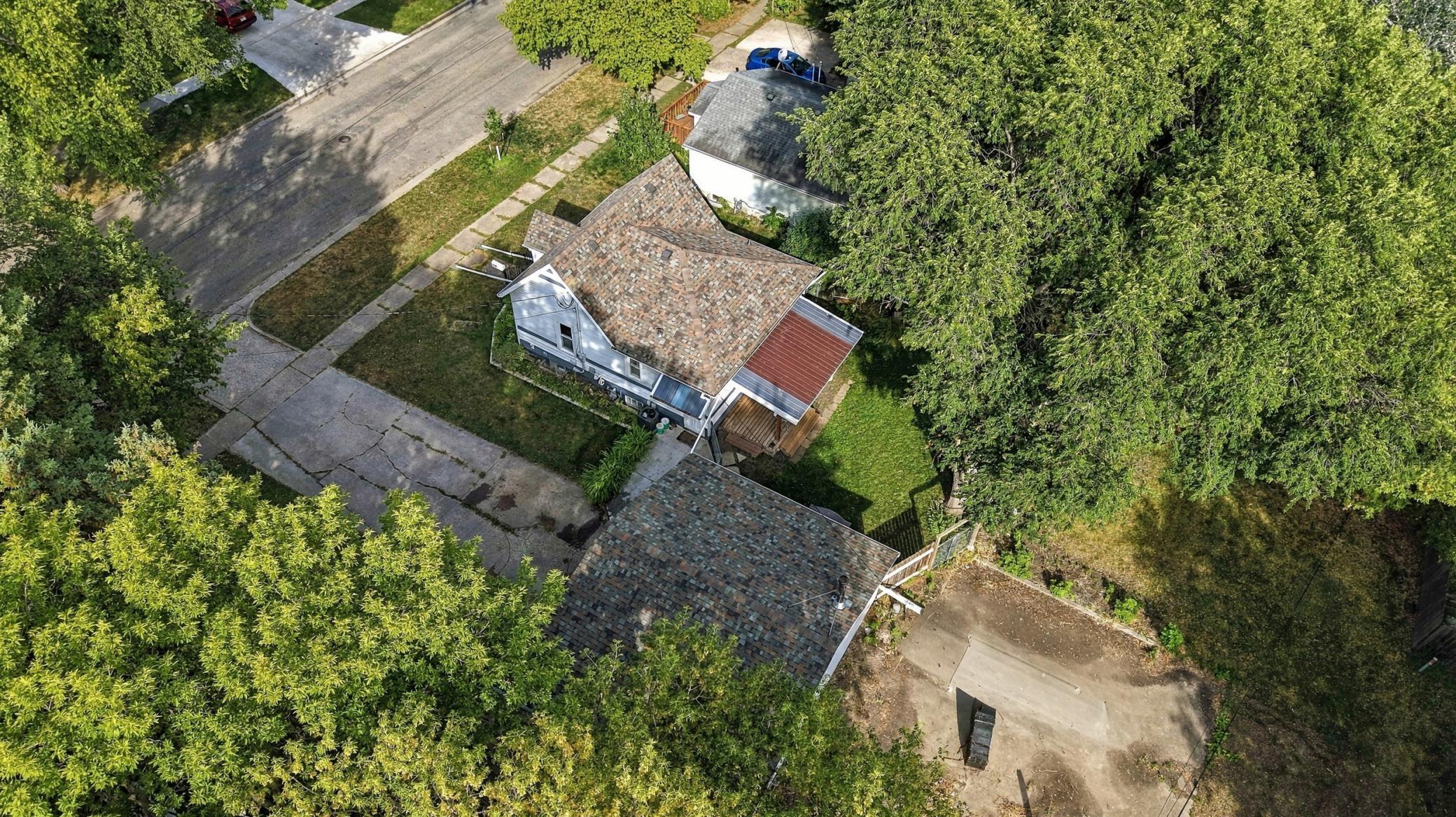 1890 single family home for sale at 1017 3rd Avenue N in Moorhead, MN — 3 bed, 2 bath (photo 31 of 34)