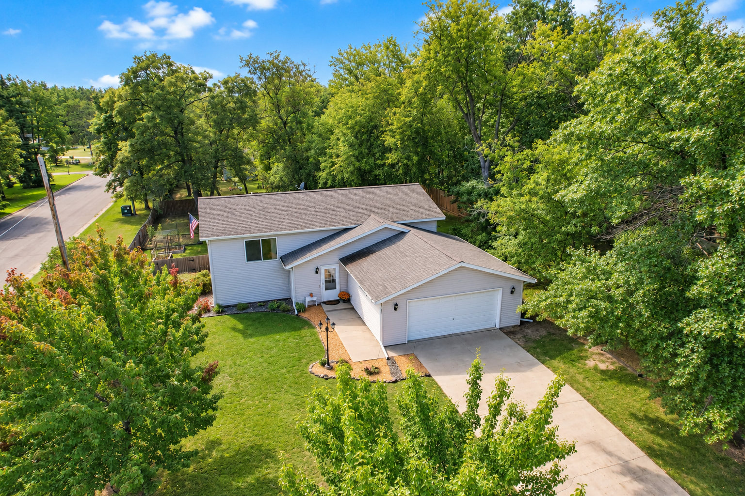 2002 single family home for sale at 802 Cora Street in Brainerd, MN — 3 bed, 2 bath