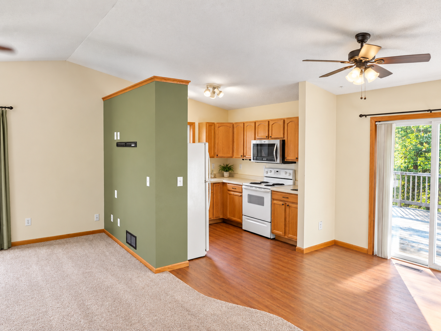 2002 single family home for sale at 802 Cora Street in Brainerd, MN — 3 bed, 2 bath (photo 4 of 28)