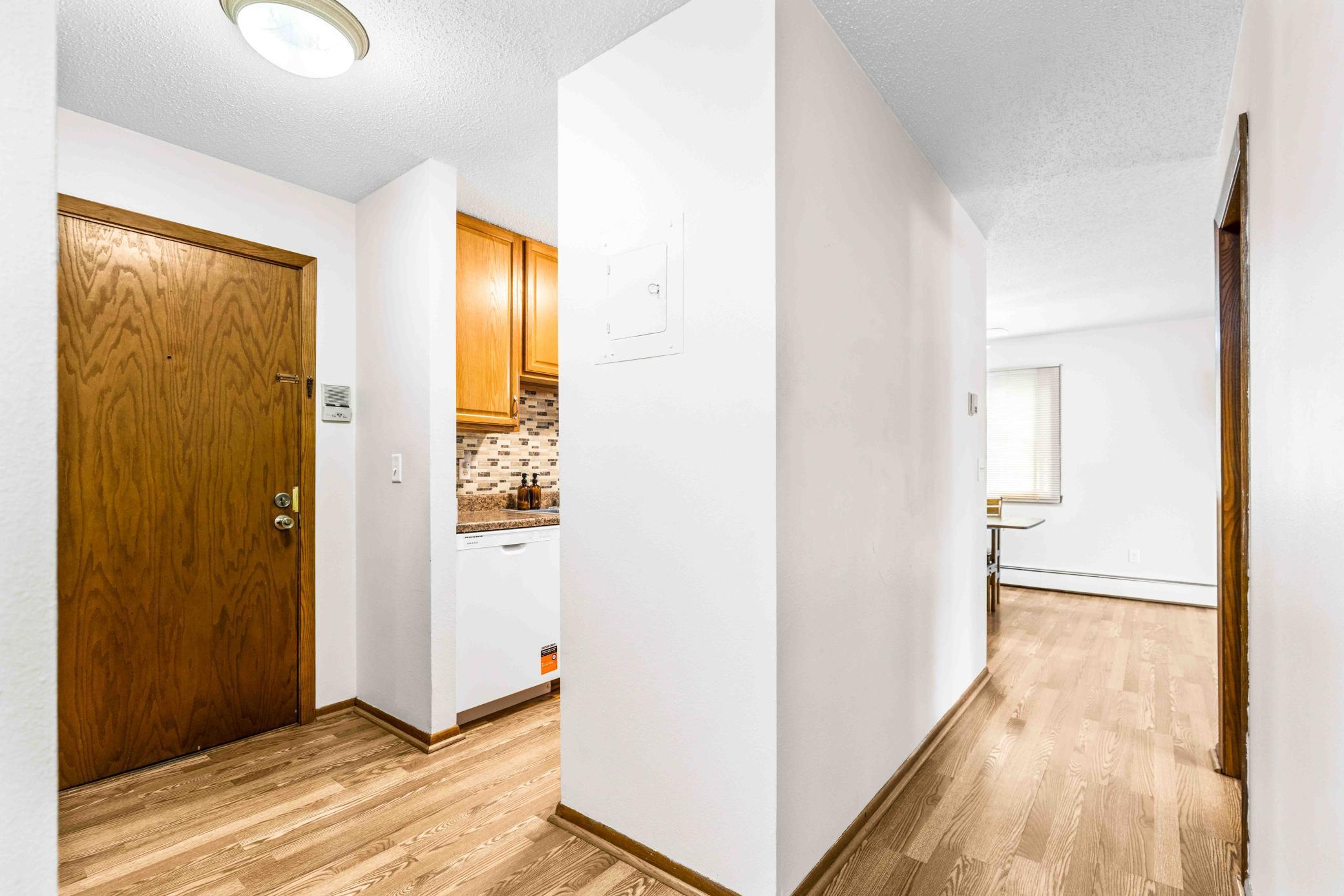 1972 condo for sale at 801 32 Avenue N, Unit Unit A-101 in Fargo, ND — 3 bed, 2 bath (photo 2 of 30)