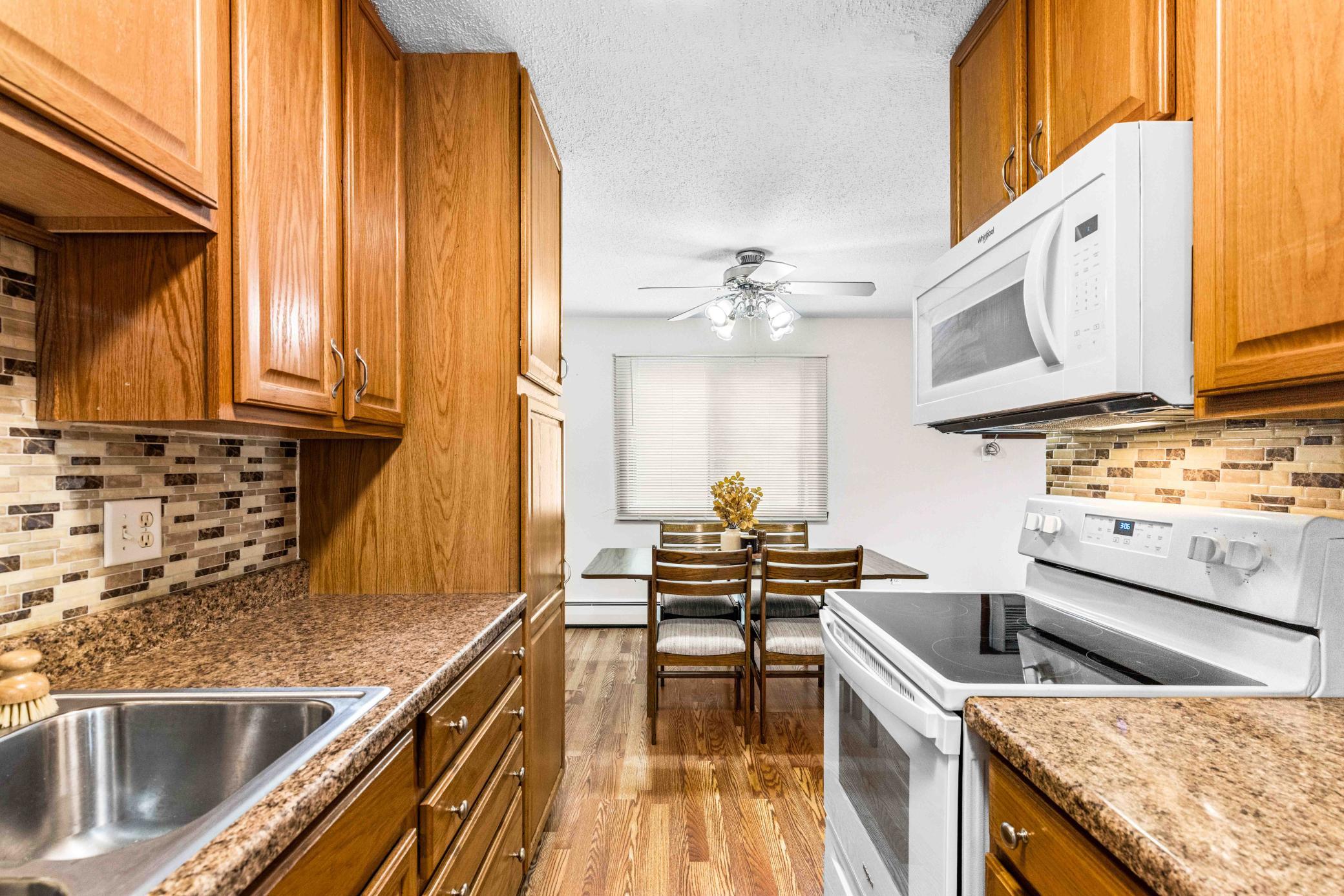 1972 condo for sale at 801 32 Avenue N, Unit Unit A-101 in Fargo, ND — 3 bed, 2 bath (photo 3 of 30)