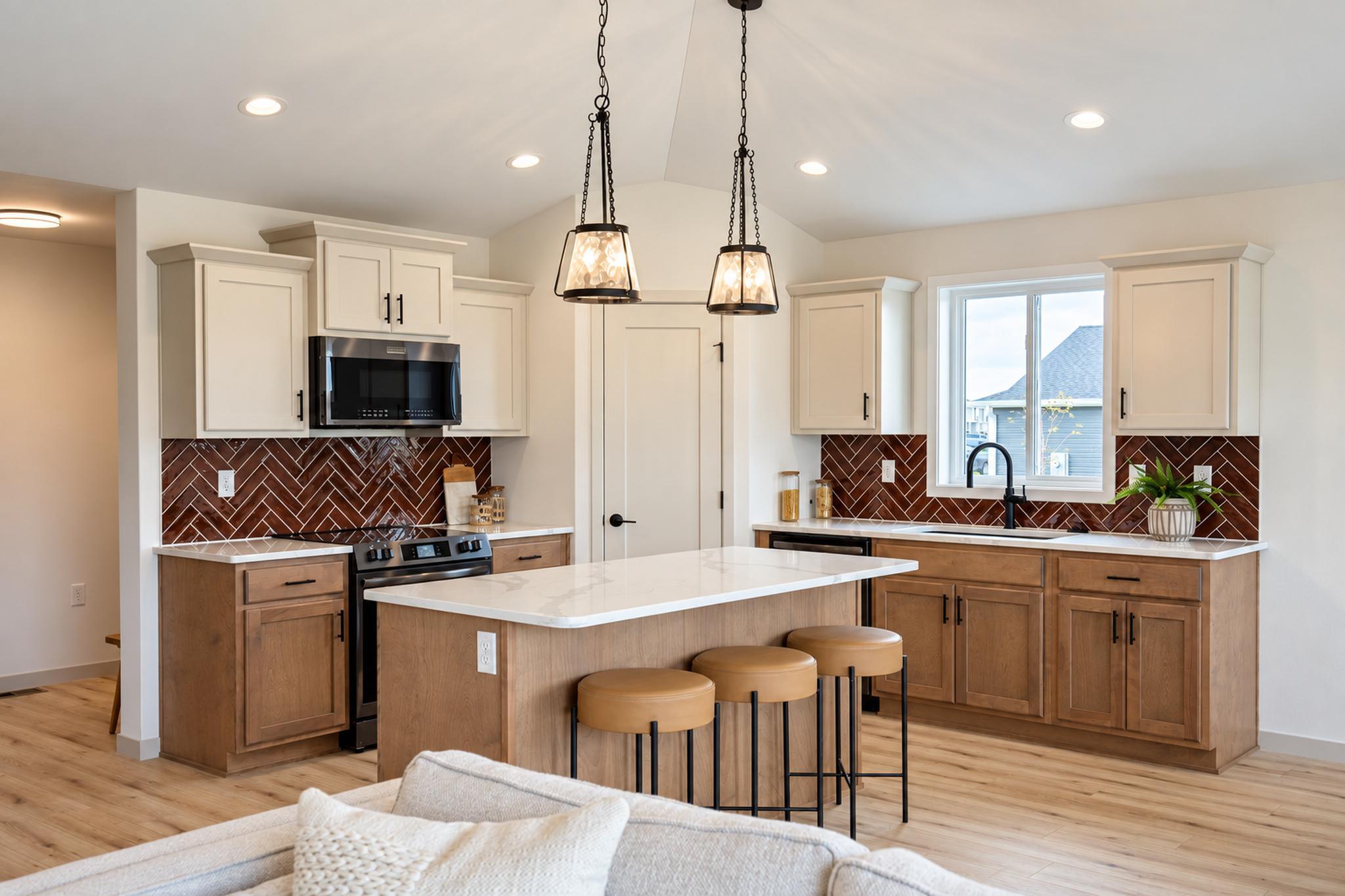 2026 single family home for sale at 1409 66th Avenue S in Fargo, ND — 5 bed, 3 bath (photo 5 of 25)