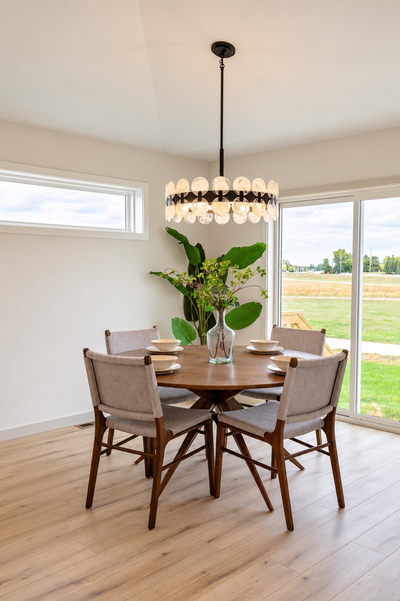 2026 single family home for sale at 1409 66th Avenue S in Fargo, ND — 5 bed, 3 bath (photo 8 of 25)