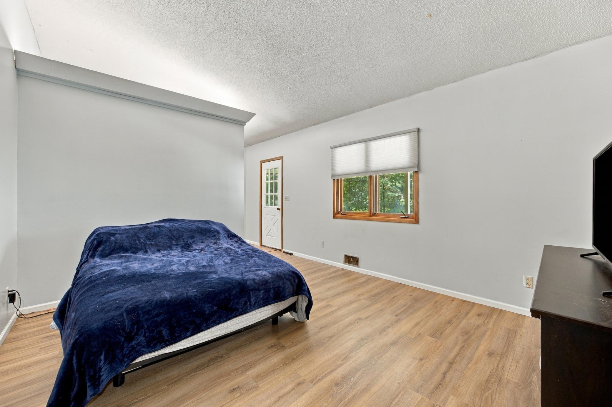 1979 single family home for sale at 38414 County Road 150 in Frazee, MN — 4 bed, 3 bath (photo 12 of 33)