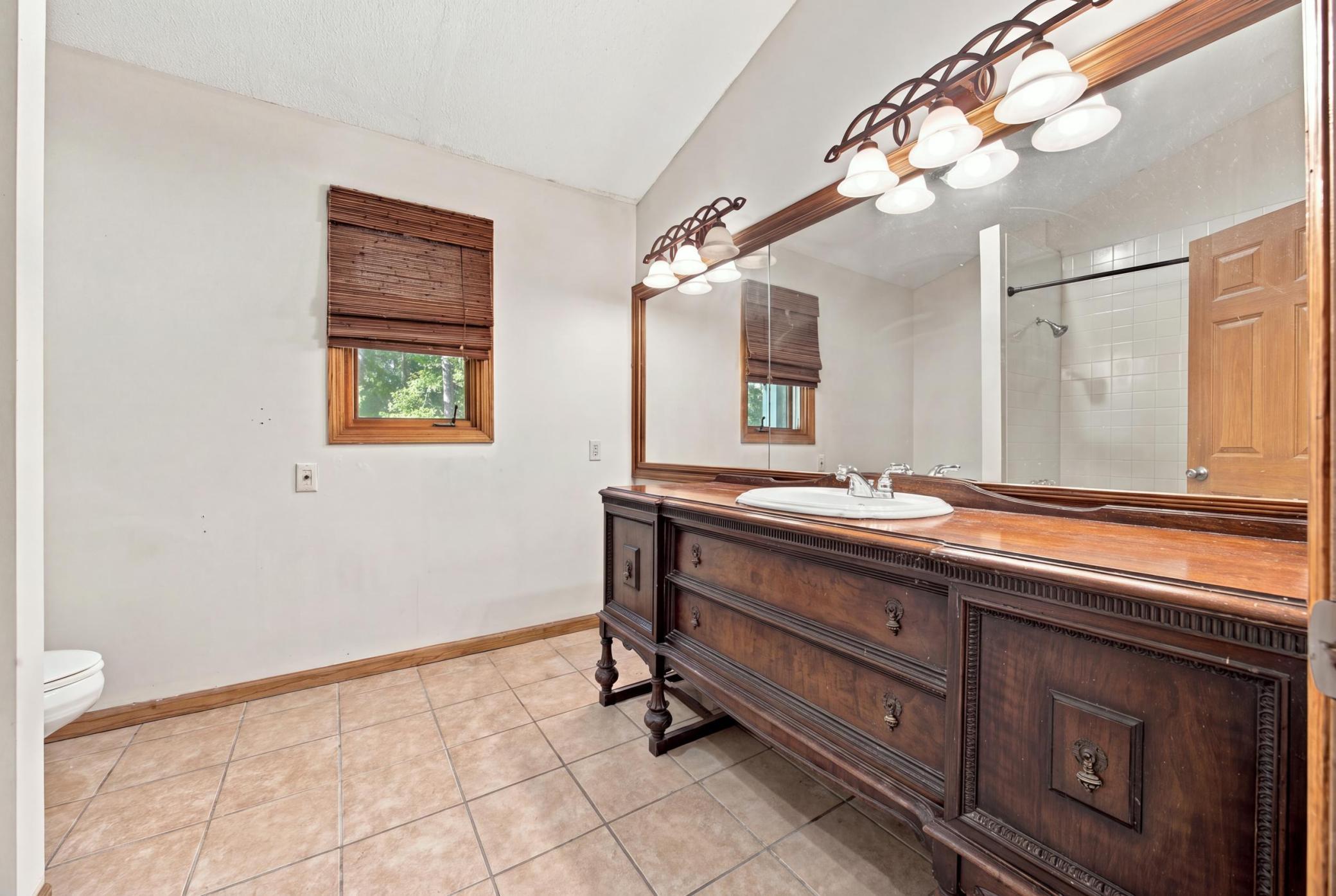 1979 single family home for sale at 38414 County Road 150 in Frazee, MN — 4 bed, 3 bath (photo 19 of 33)