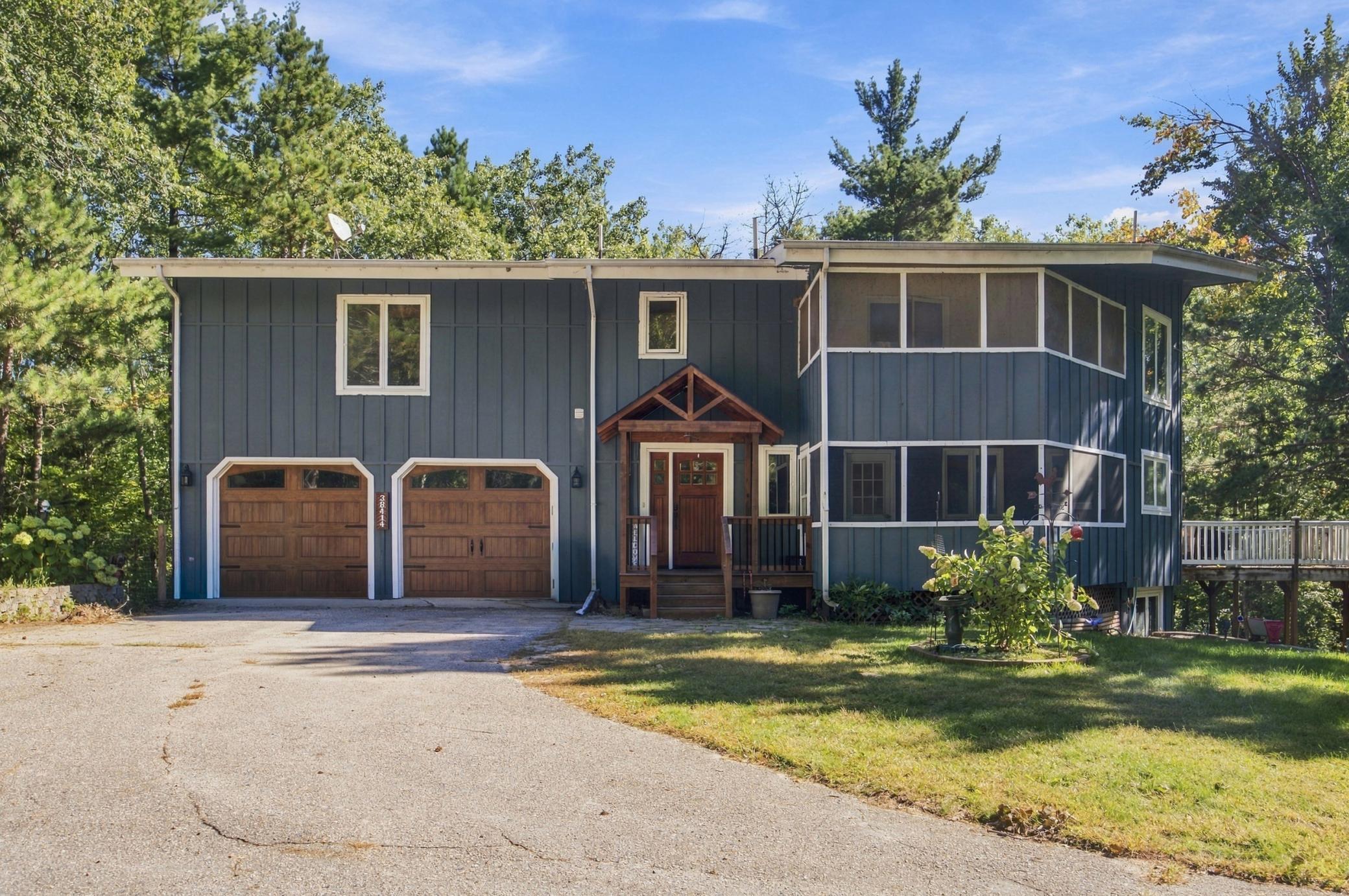 1979 single family home for sale at 38414 County Road 150 in Frazee, MN — 4 bed, 3 bath (photo 3 of 33)