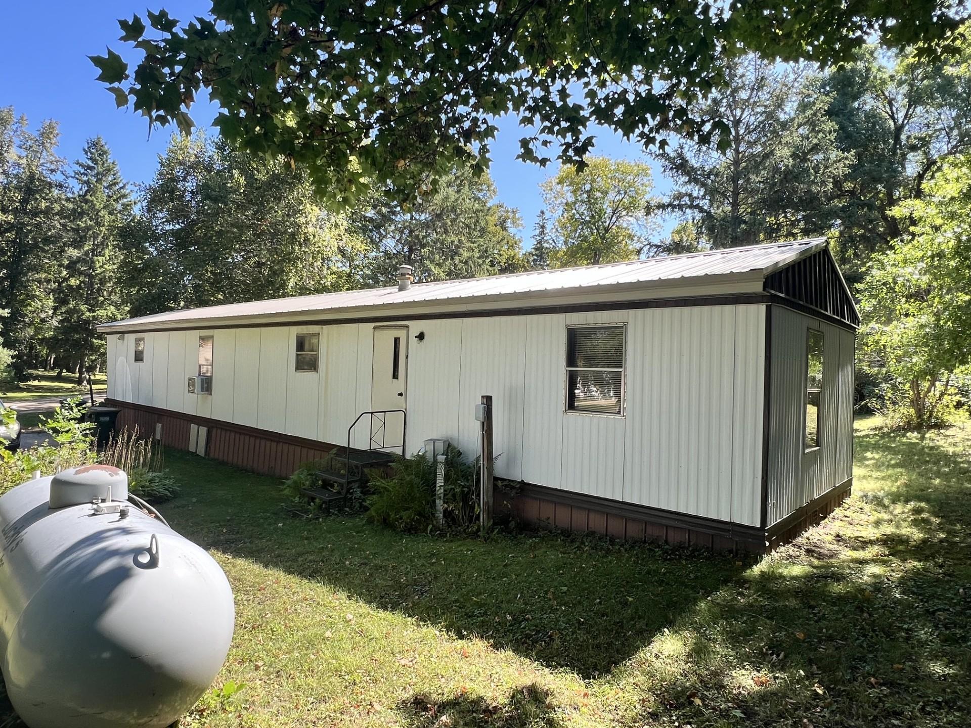 1981 single family home for sale at 3720 County Road 40 NW, Unit 8 in Garfield, MN — 2 bed, 1 bath (photo 4 of 11)