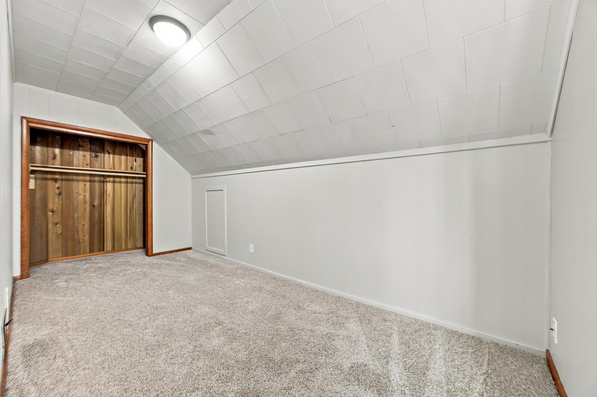 1940 single family home for sale at 601 11th Street N in Moorhead, MN — 4 bed, 3 bath (photo 15 of 32)