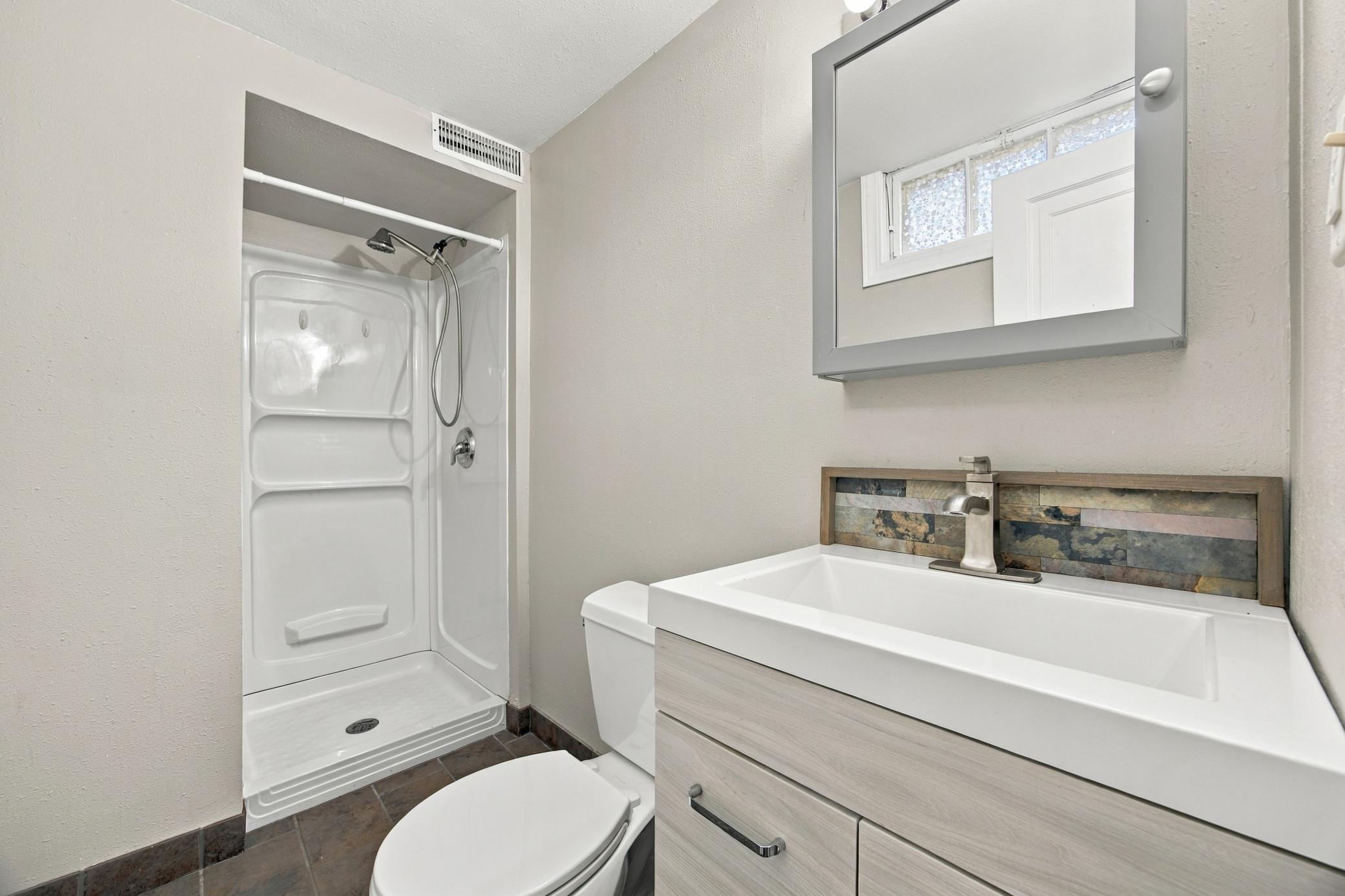 1940 single family home for sale at 601 11th Street N in Moorhead, MN — 4 bed, 3 bath (photo 22 of 32)