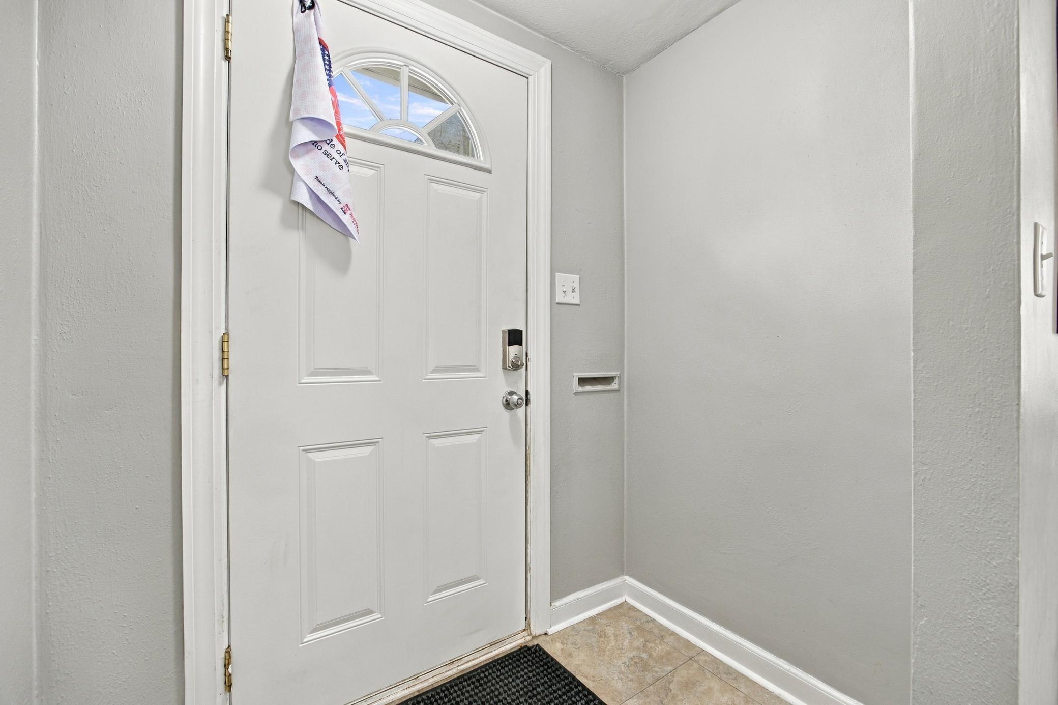 1940 single family home for sale at 601 11th Street N in Moorhead, MN — 4 bed, 3 bath (photo 4 of 32)