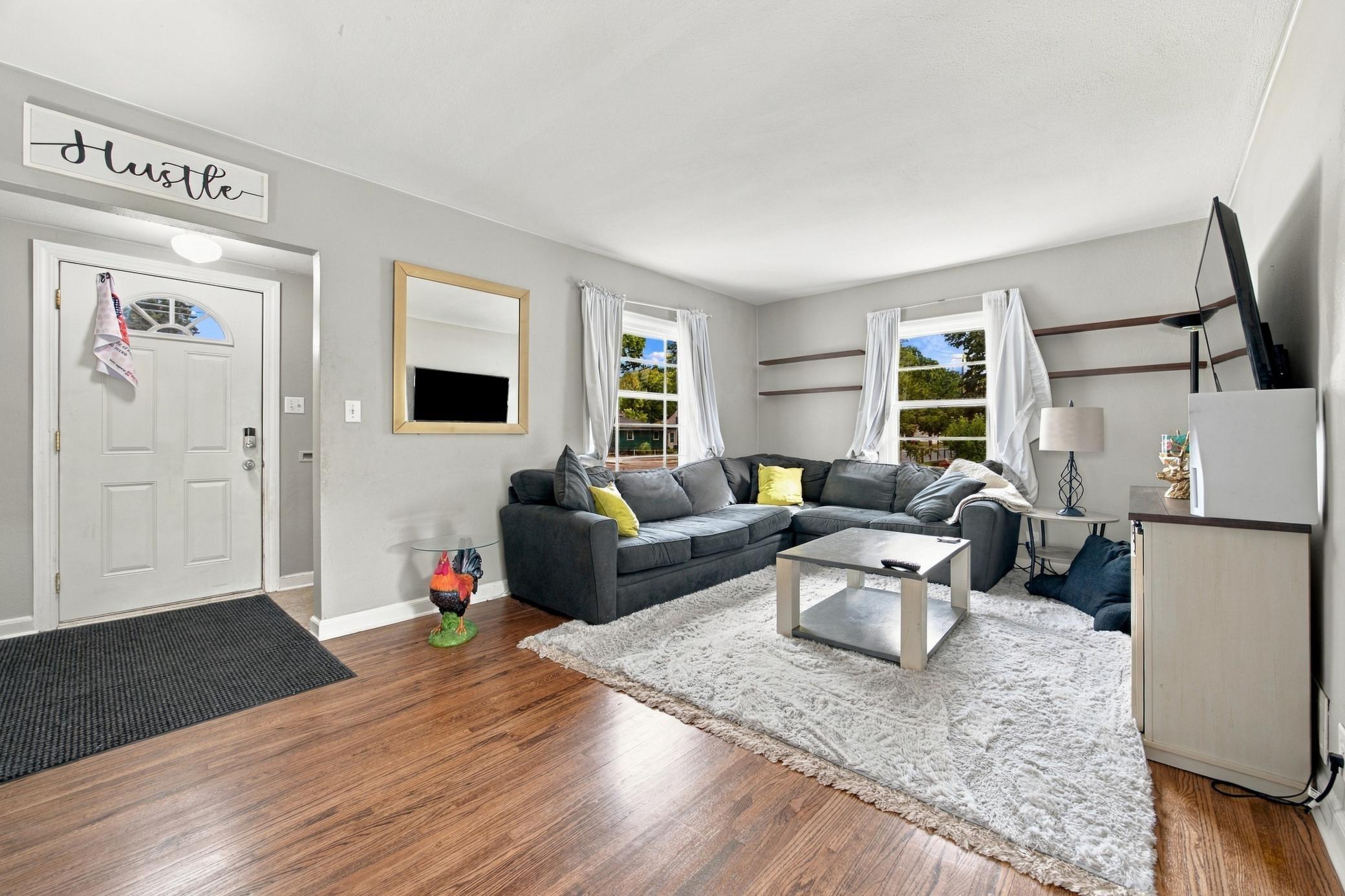 1940 single family home for sale at 601 11th Street N in Moorhead, MN — 4 bed, 3 bath (photo 6 of 32)