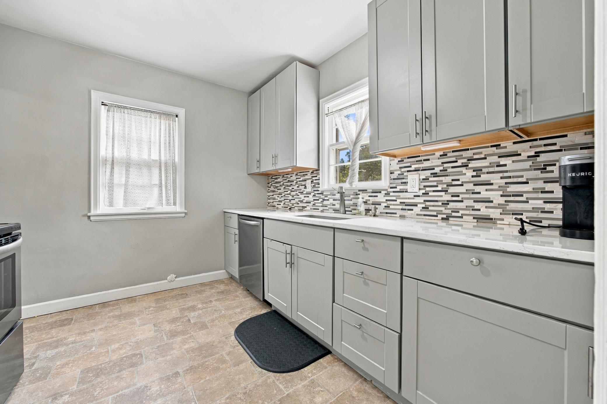 1940 single family home for sale at 601 11th Street N in Moorhead, MN — 4 bed, 3 bath (photo 8 of 32)