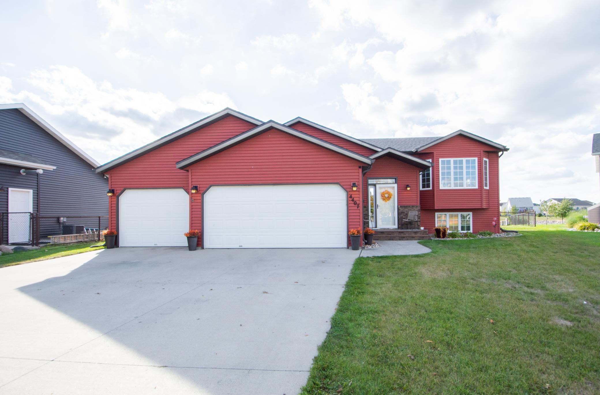 4407 15th Street S, Moorhead, MN