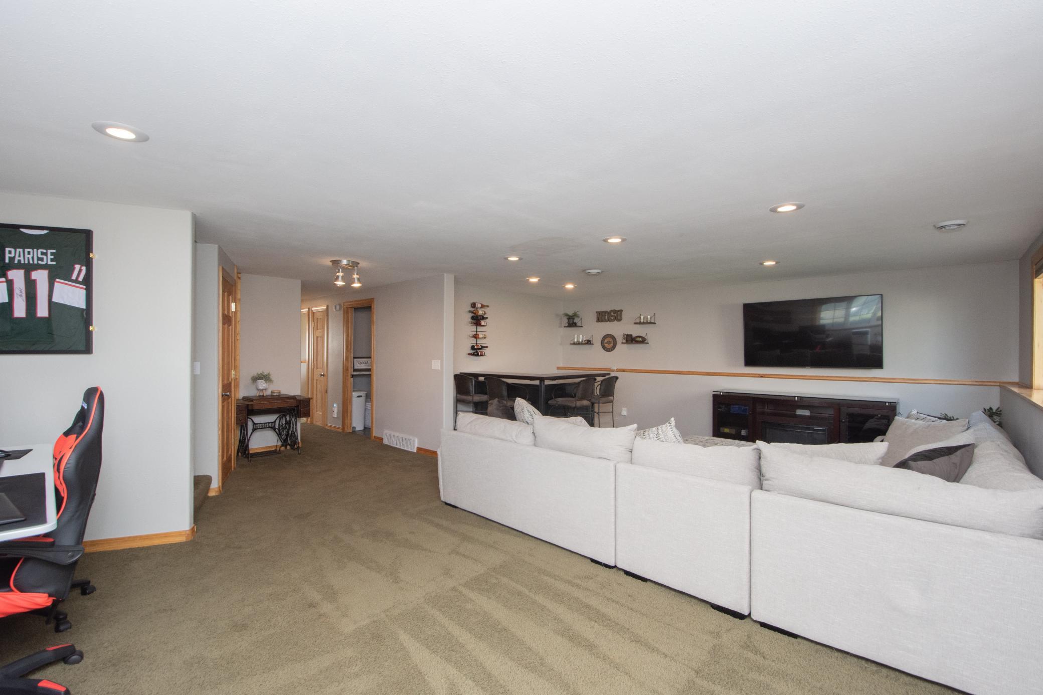 2009 single family home for sale at 4407 15th Street S in Moorhead, MN — 4 bed, 2 bath (photo 33 of 55)