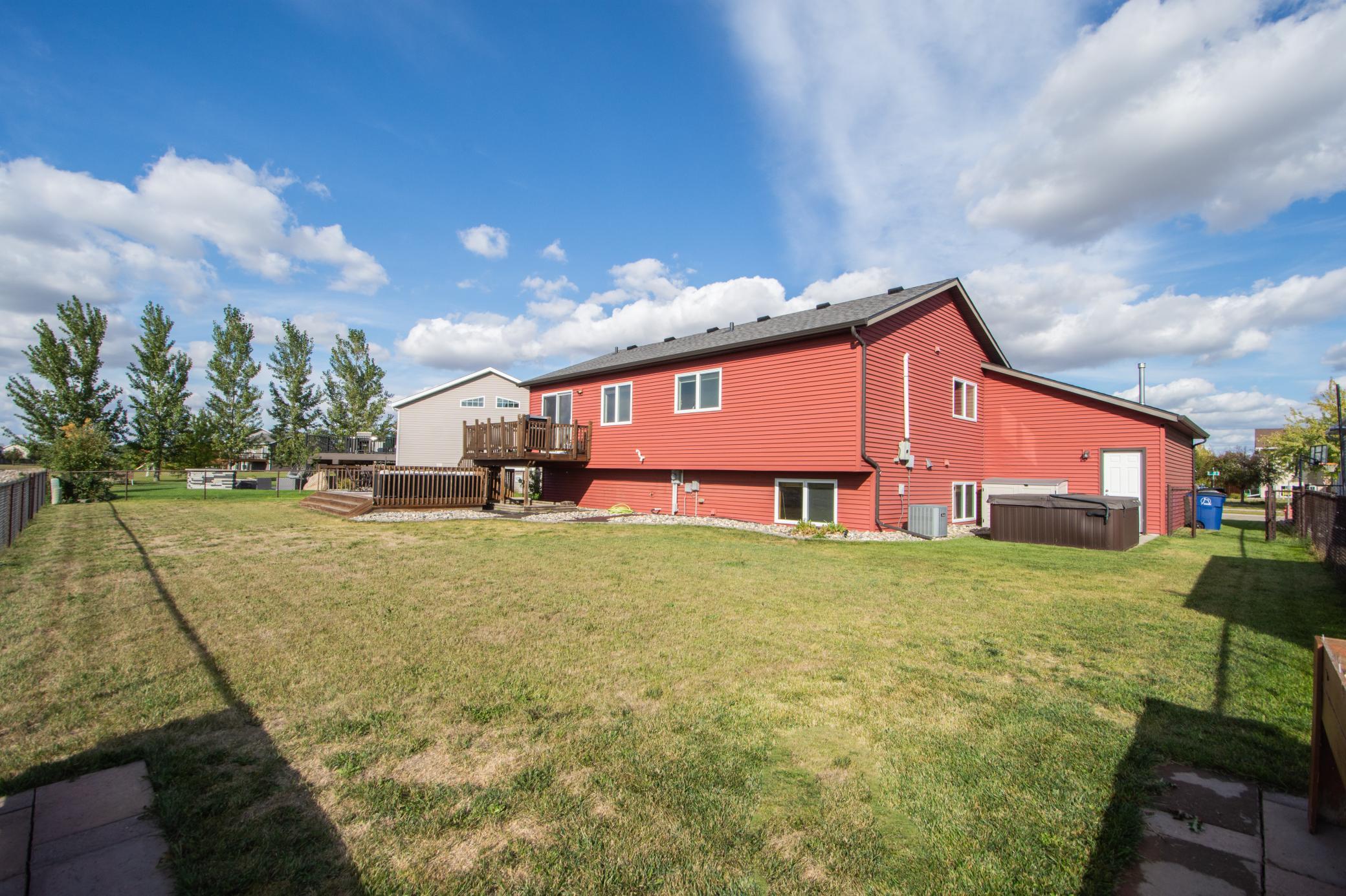 2009 single family home for sale at 4407 15th Street S in Moorhead, MN — 4 bed, 2 bath (photo 49 of 55)