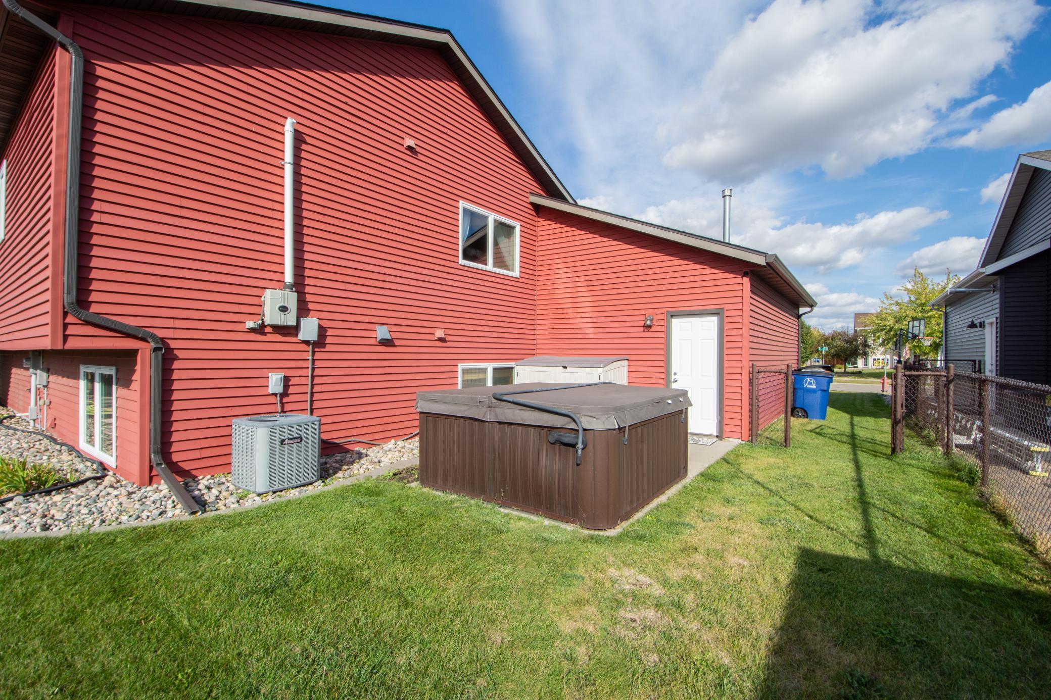 2009 single family home for sale at 4407 15th Street S in Moorhead, MN — 4 bed, 2 bath (photo 50 of 55)