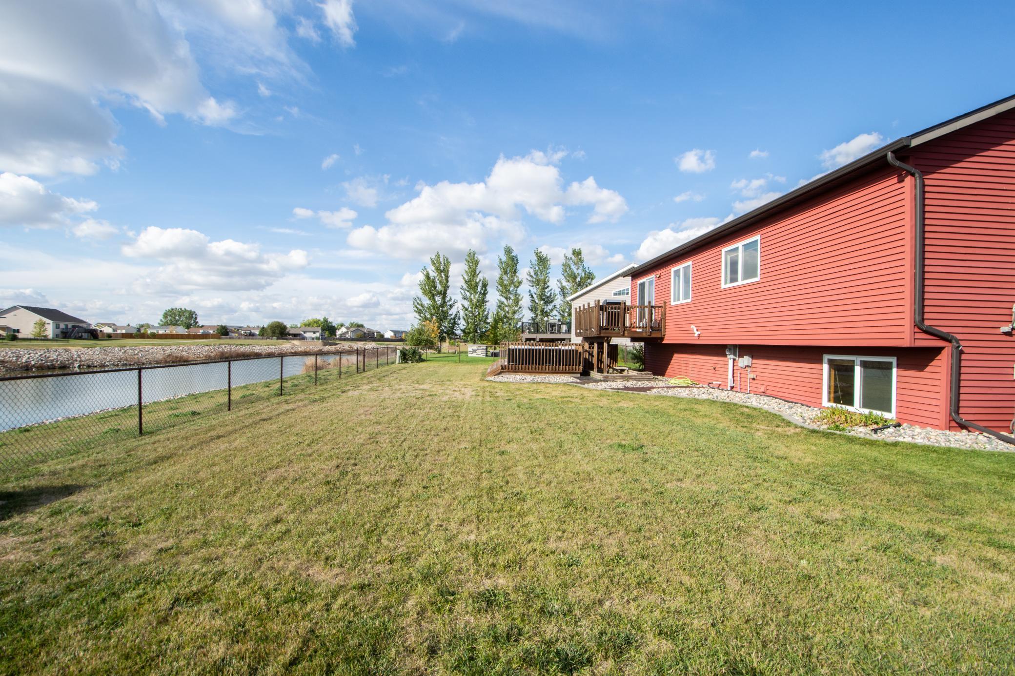 2009 single family home for sale at 4407 15th Street S in Moorhead, MN — 4 bed, 2 bath (photo 51 of 55)
